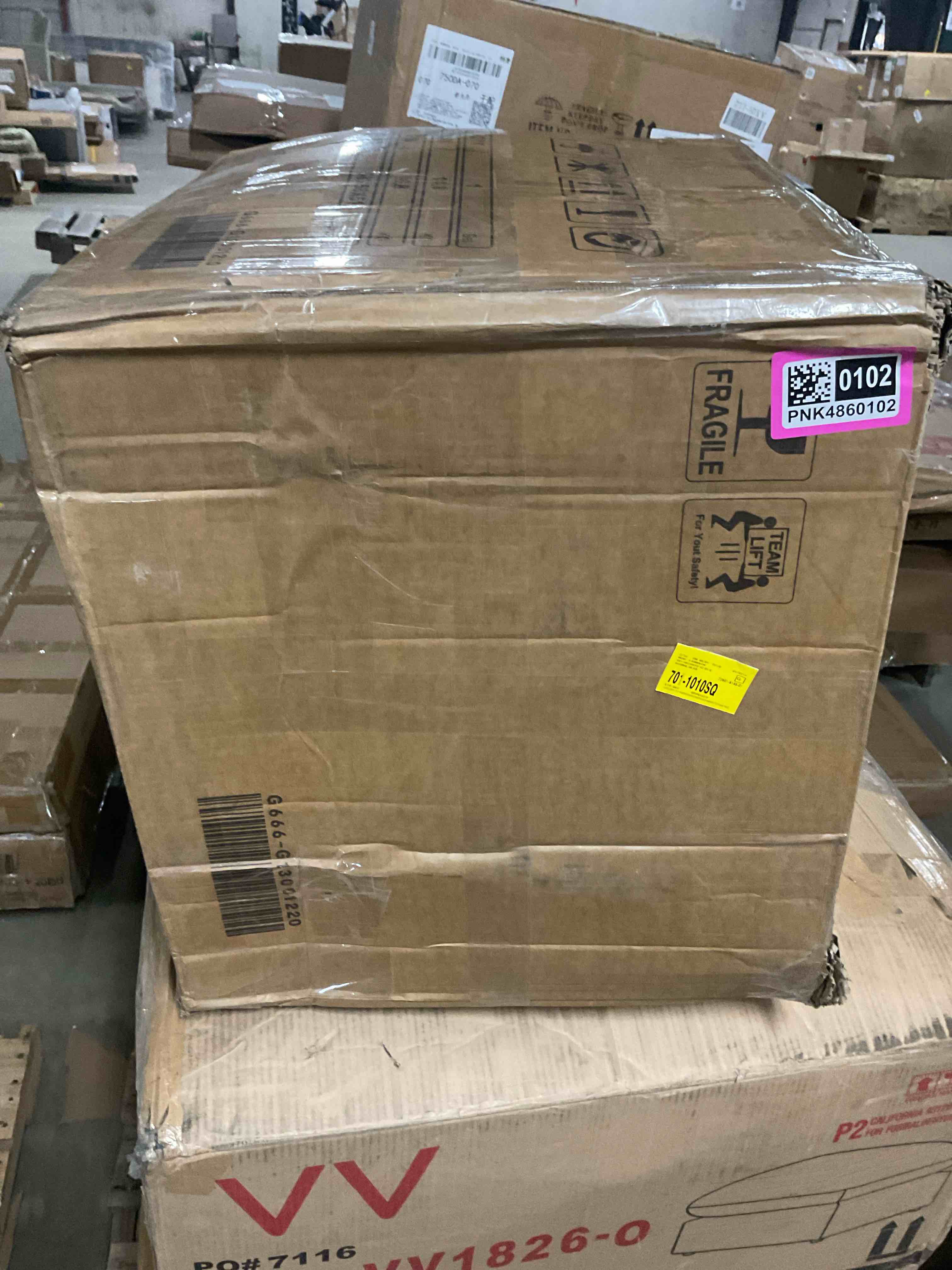 Condition photo showing Good Condition for wiltz stacking side chair