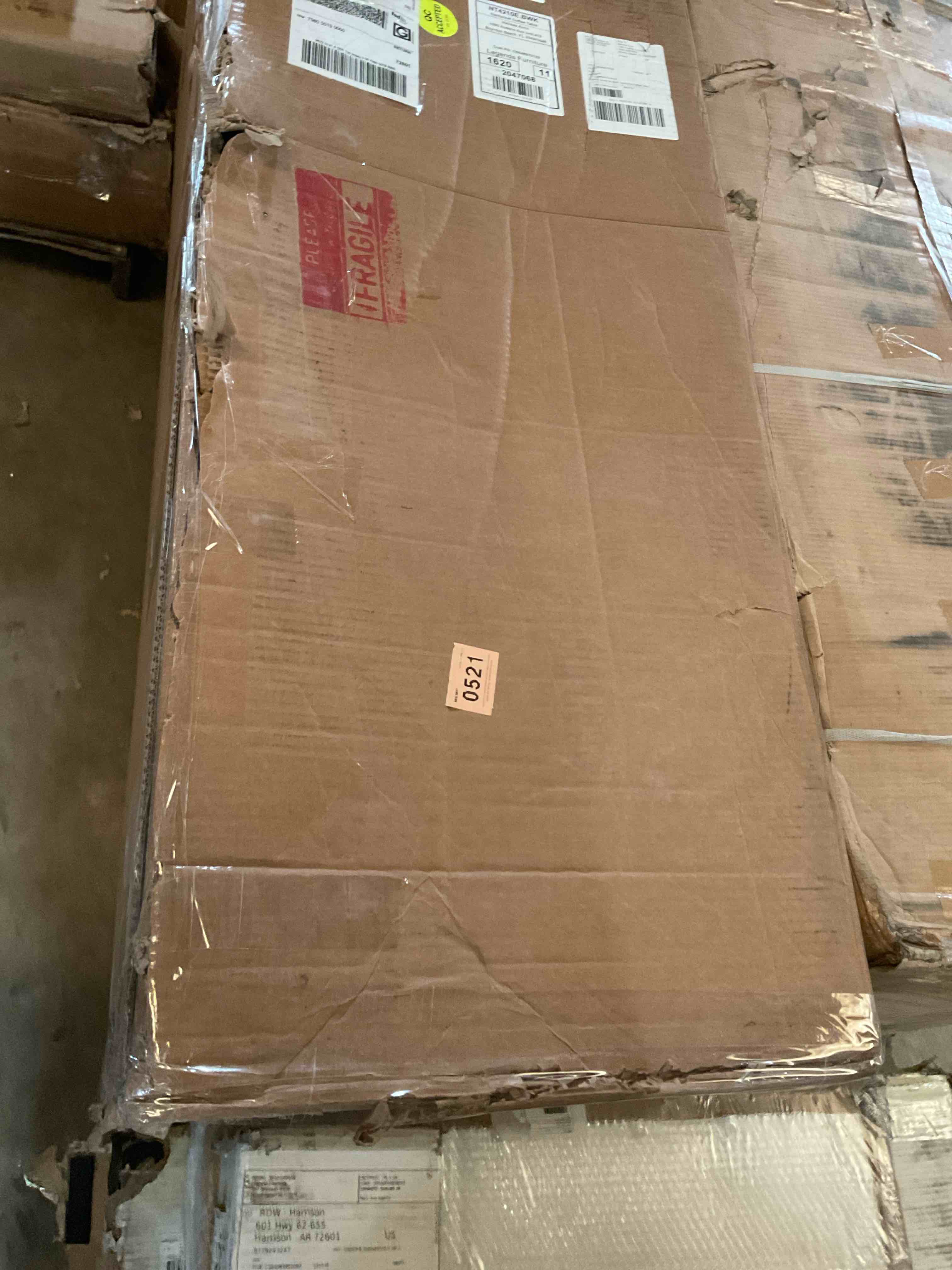 Condition photo showing Good Condition for green coffee table 48”x24”
