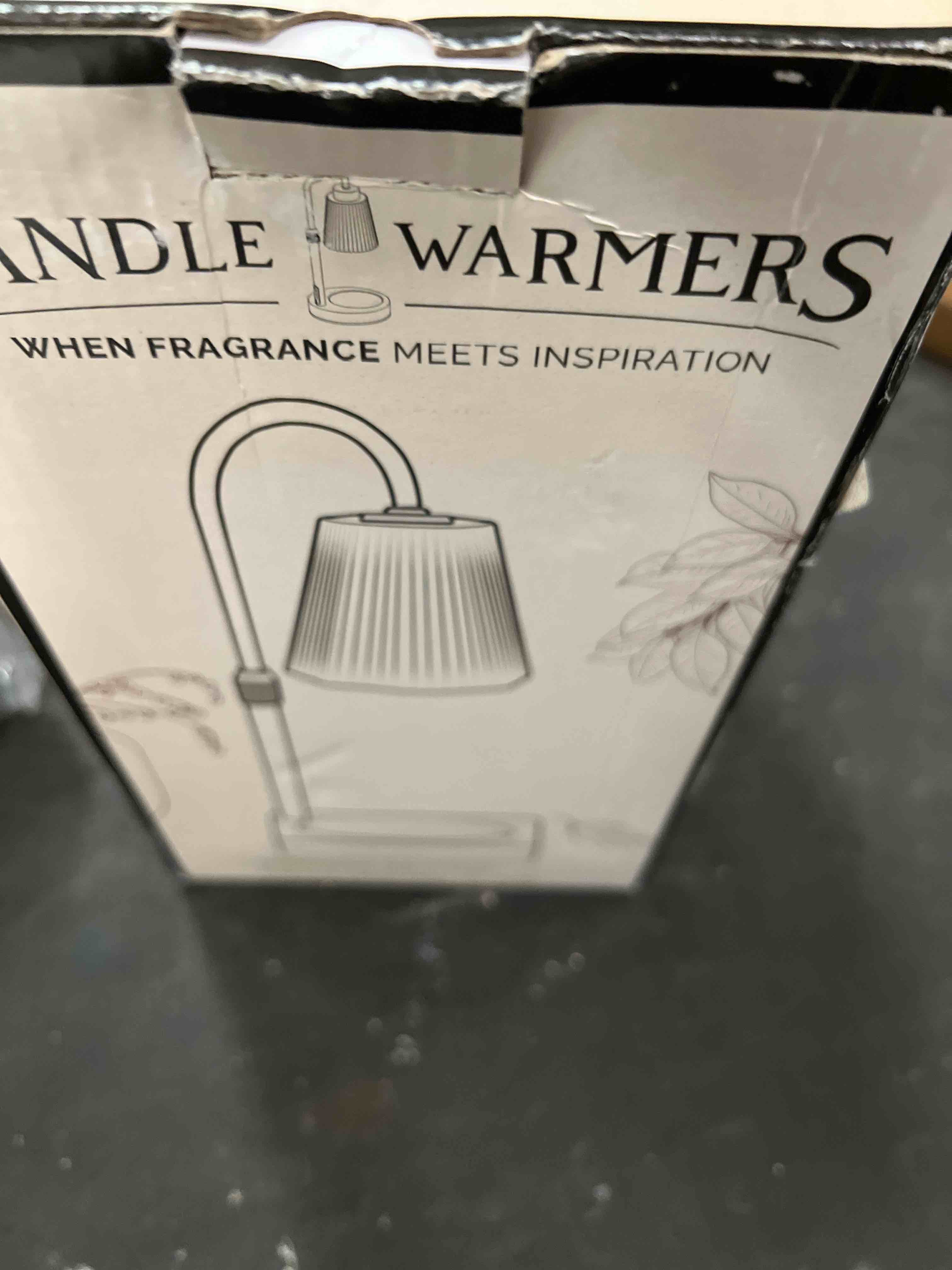 Condition photo showing Good Condition for Candle Warmer Lamp with Timer, Dimmable Candle Warmer for Home Decor, Birthday Gifts for Women, Adjustable Height Wax Melt Warmer with 2 Bulbs