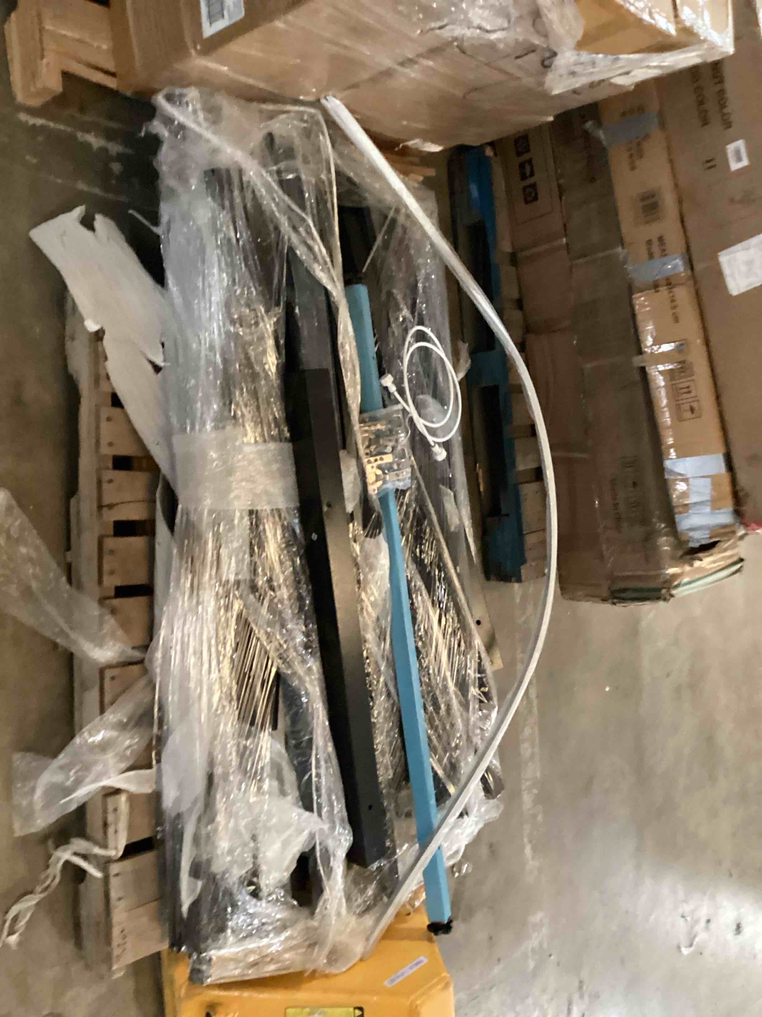 miscellaneous fixture pallet