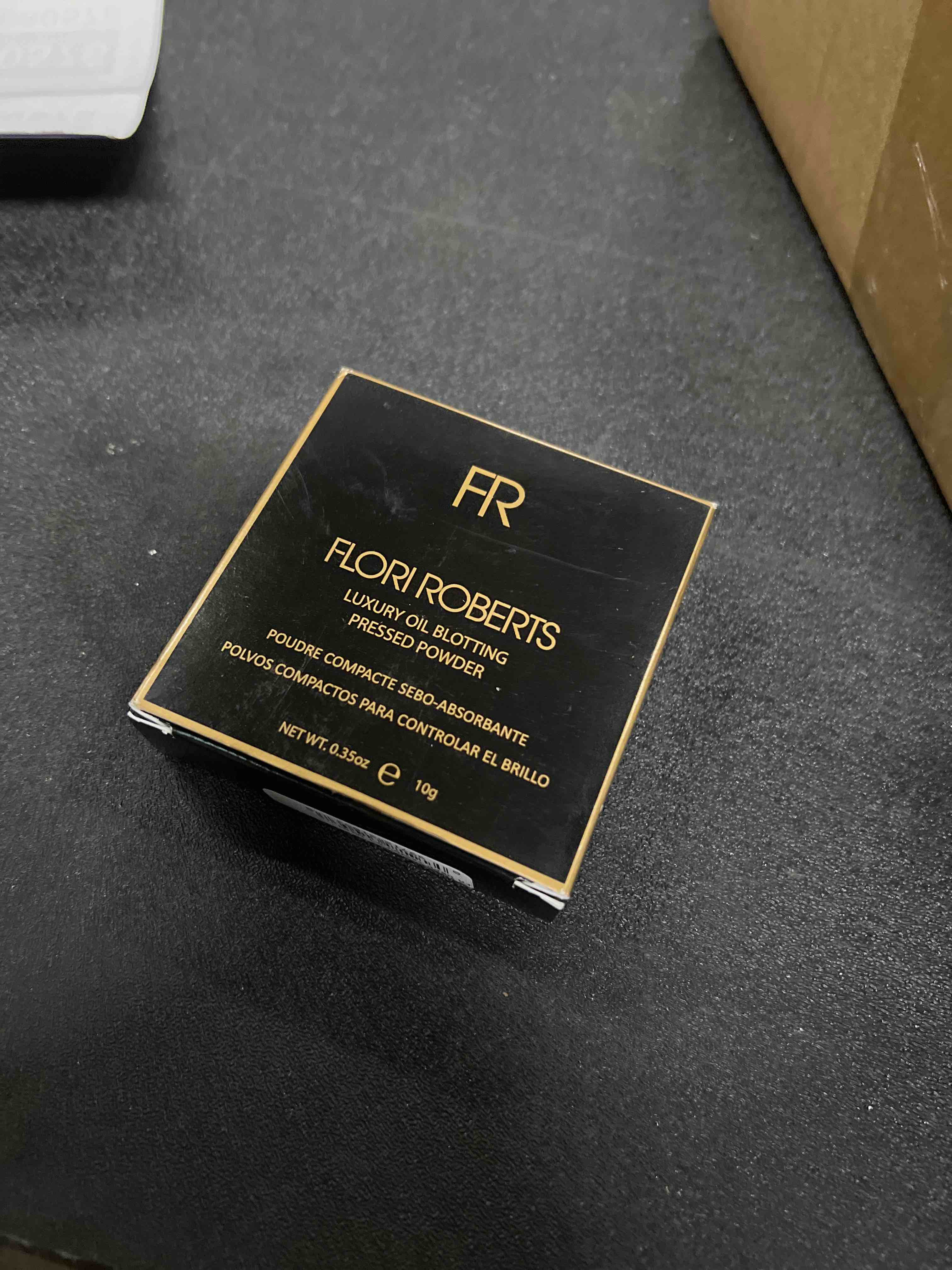 Condition photo showing As Is for Flori Roberts Oil Blotting Pressed Powder Tawny (31053)