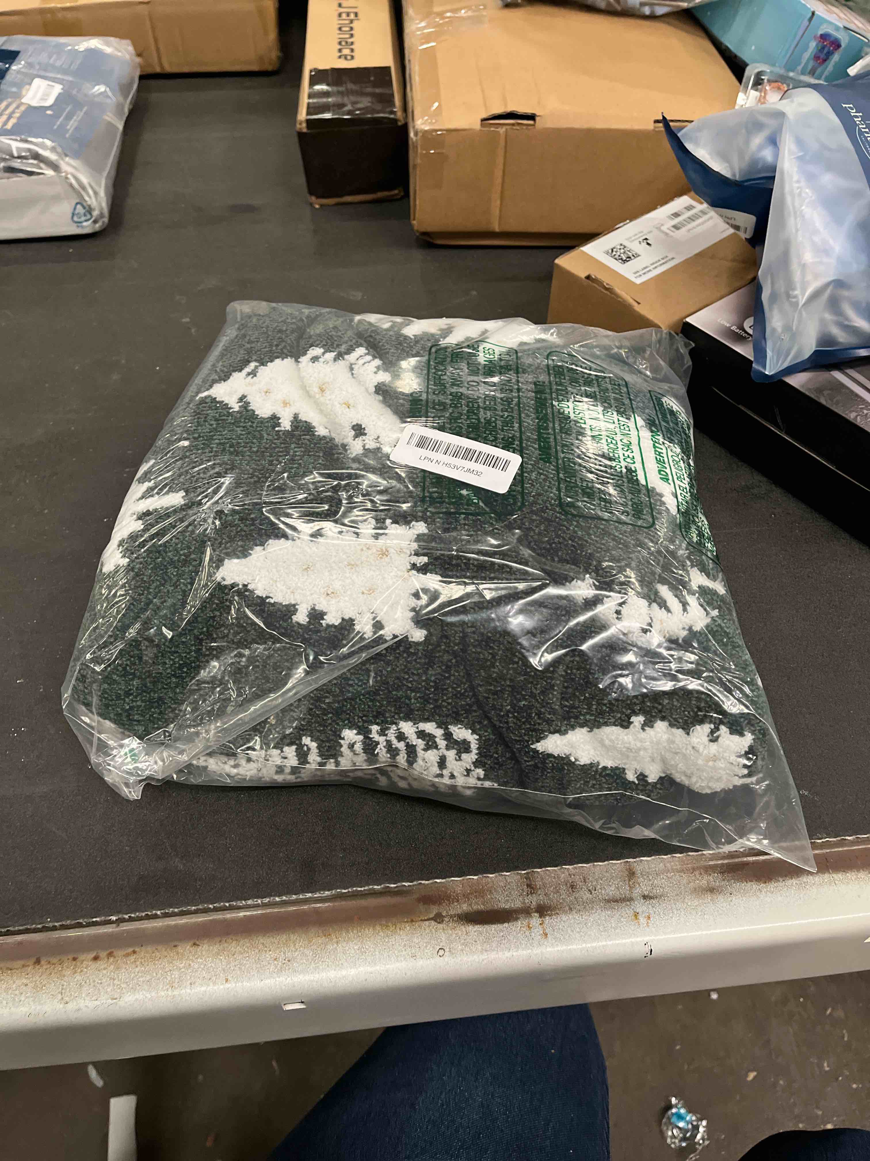 Condition photo showing Good Condition for WDCOZY Christmas Throw Blanket Snowflake Reindeer Christmas Tree Reversible Super Soft Knitted Blankets for Couch Bed Sofa Microfiber Home Decor Warm Cozy Blanket Winter 50x60 Red White Forest Throw (50" x 60")