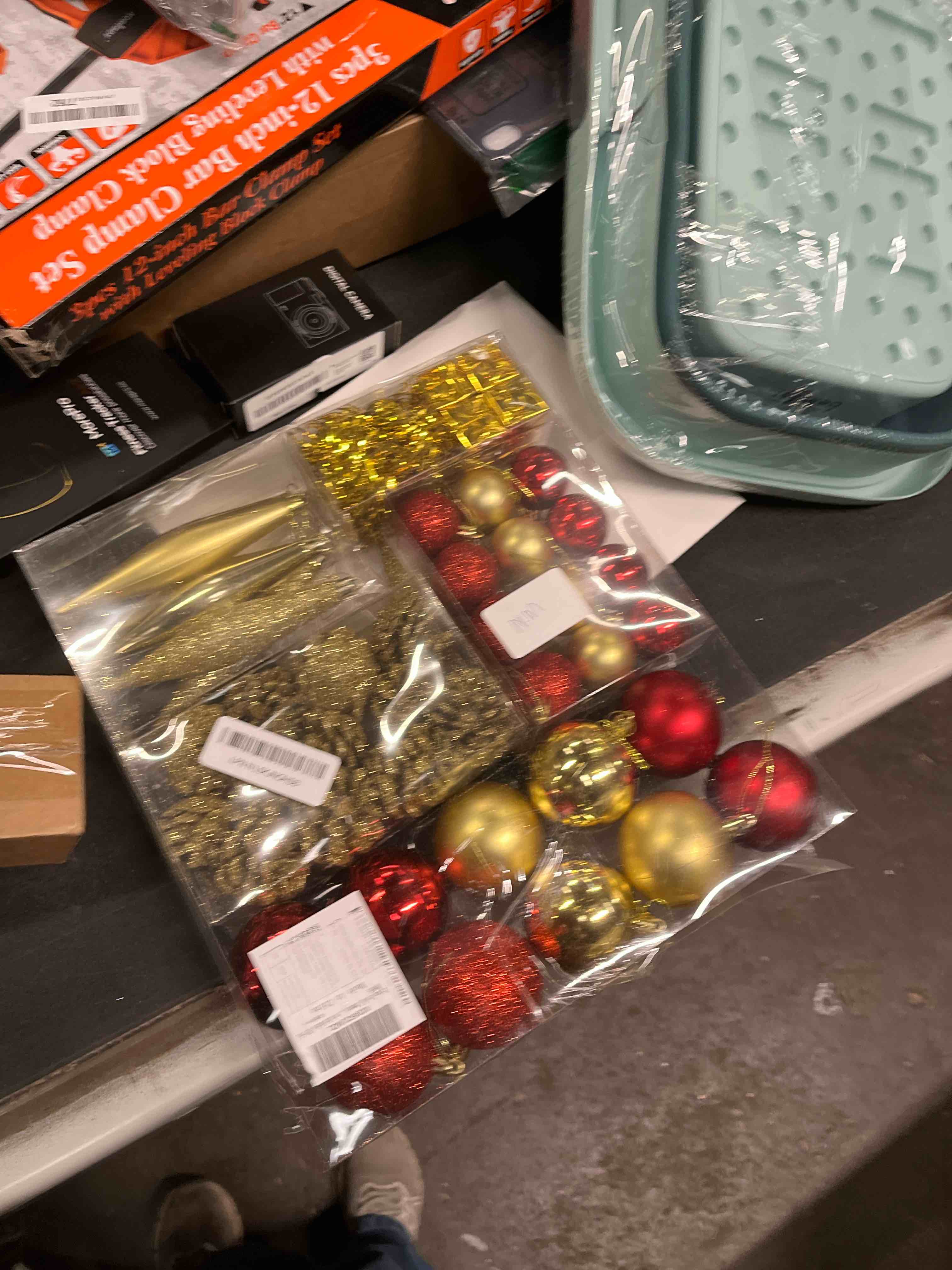 Condition photo showing Good Condition for 50pcs Red Gold Christmas Ball Ornaments Set, Shatterproof Christmas Tree Decorations Balls, Bolas De Navidad, Christmas Baubles, Champagne Gold Christmas Decorations Indoor for Home Party Gift 50pcs-red