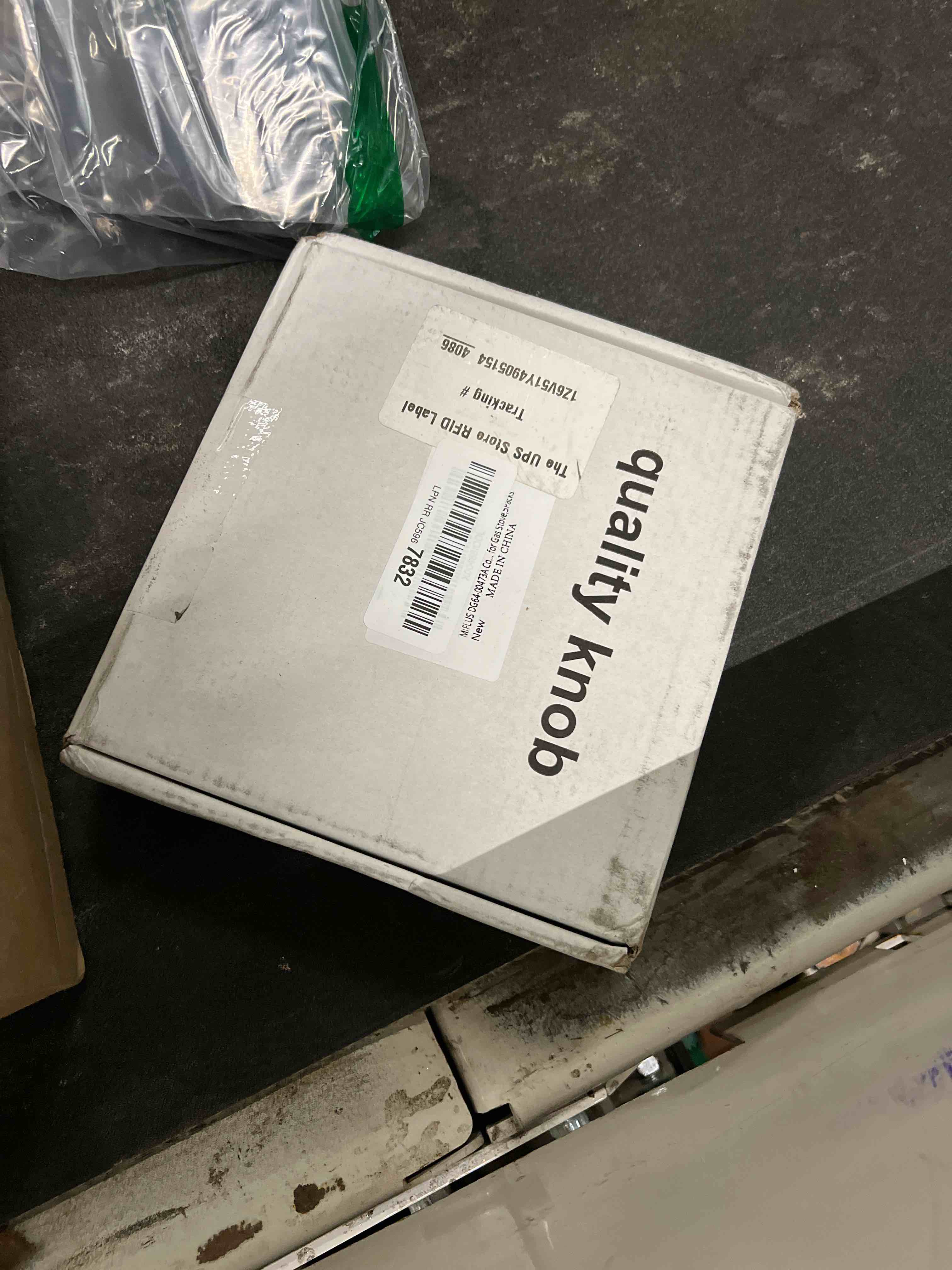 Condition photo showing Good Condition for MIFLUS DG64-00473A Compatible for Samsung Gas Stove Knobs Replacements/Sam.Sung Stove K.nobs Replacements/Sam.Sung Oven K.nobs Replacements/SAMS.ung K.nobs for Gas Stove,5Packs 5 silver+silver