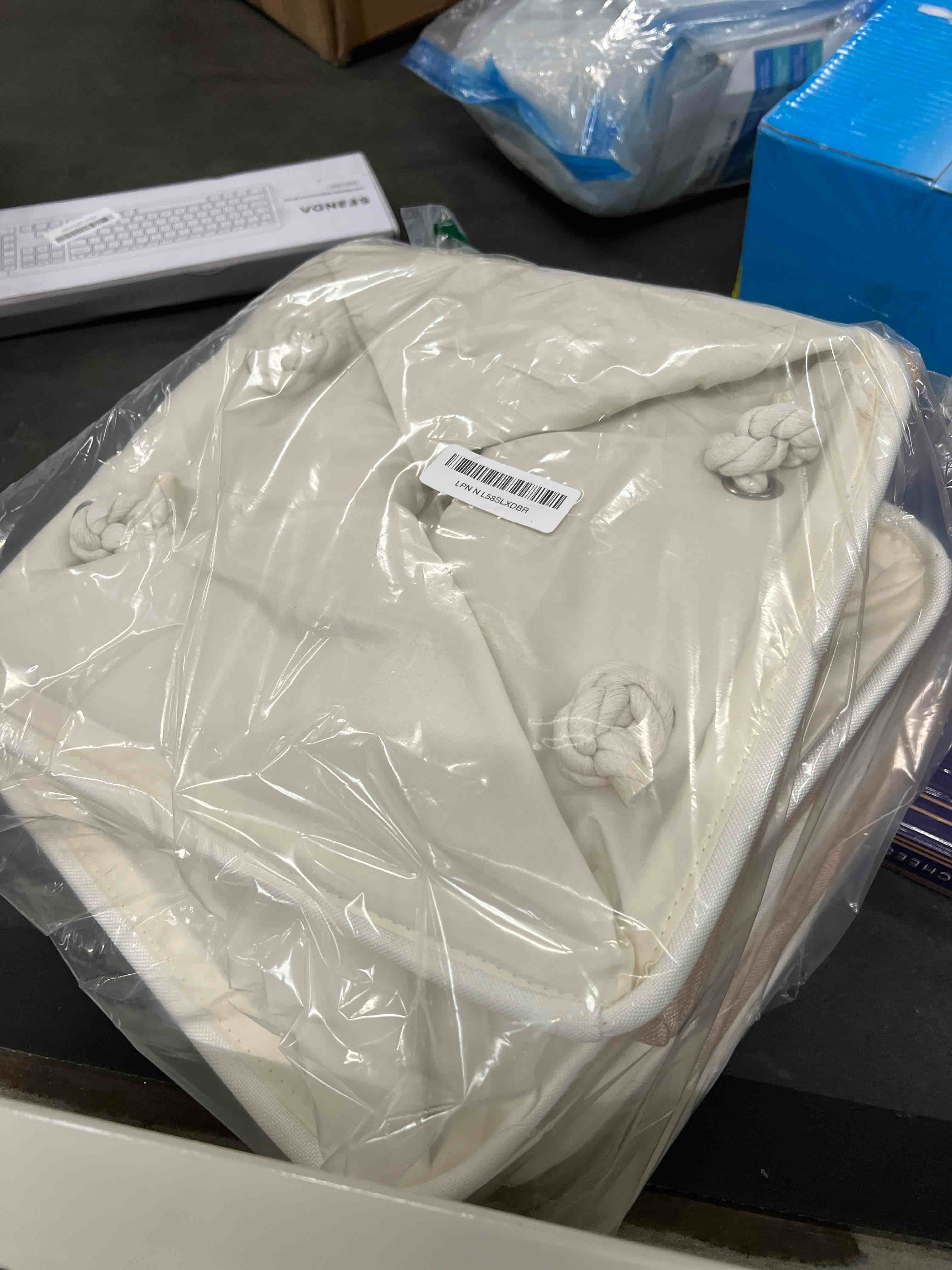 Condition photo showing Good Condition for ECDYQXVU 13x13 Inch Cube Storage Bins with Reinforced Bottom Cardboard, 6 Pack Large Foldable Fabric Storage Cubes with Handles for Shelf, Closet, Laundry Organization (White&Khaki)