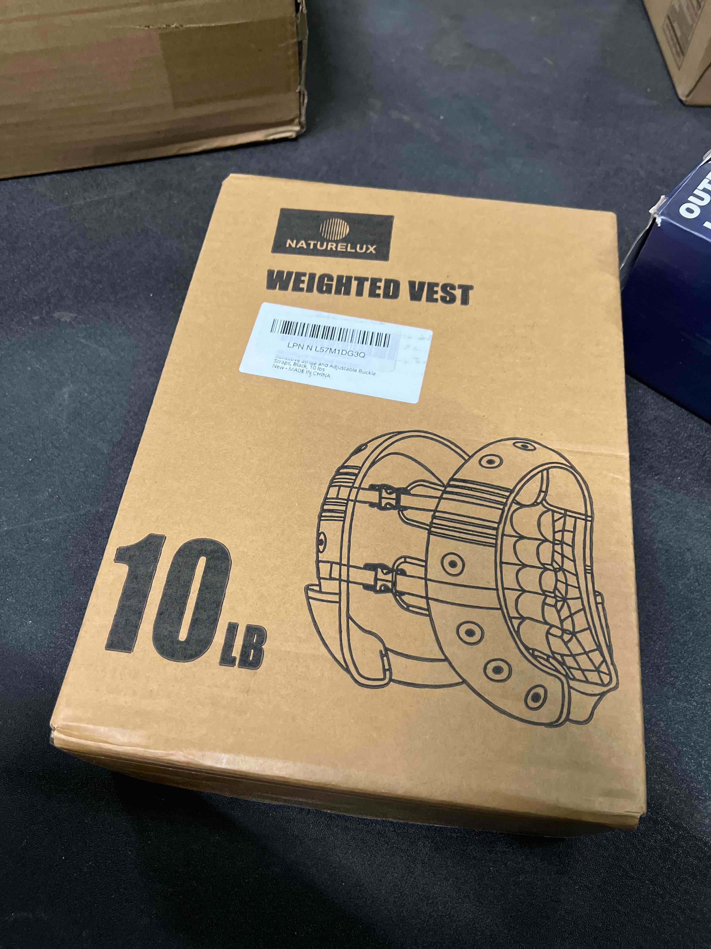 Condition photo showing Good Condition for Weighted Vest Men or Women - 5/10/15/20/25/30lbs Weights with Reflective Stripe, Weighted Vest for Workout Equipment for Strength Training Running - Walking Weight Loss 10 lbs Black