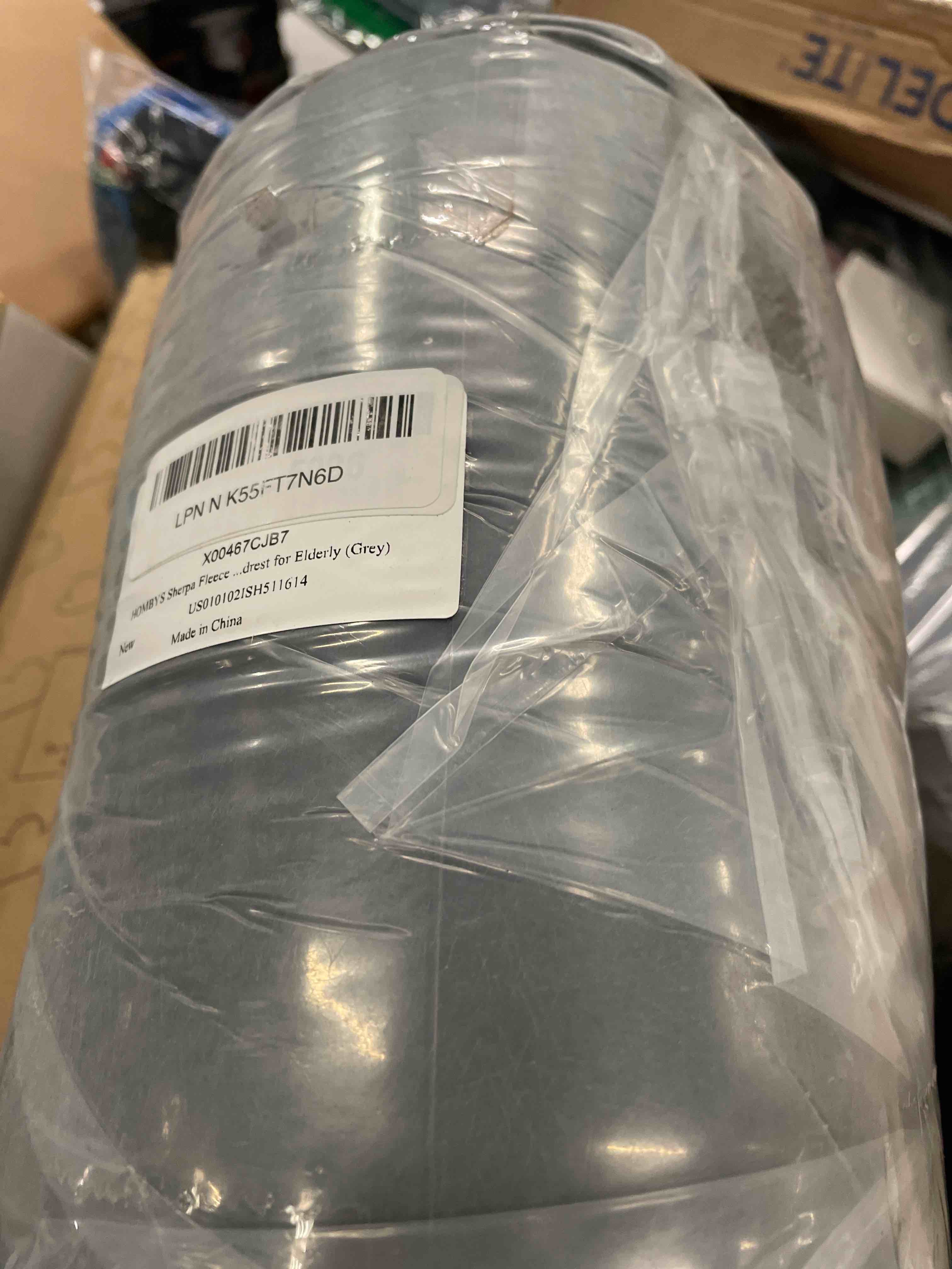 Condition photo showing Good Condition for HOMBYS Sherpa Fleece Lumbar Support Pillow with Headrest for Recliner,Memory Foam Recliner Chair Cushion for Back Pain,Big High Back Support for Recliner with Chair Headrest for Elderly (Grey)