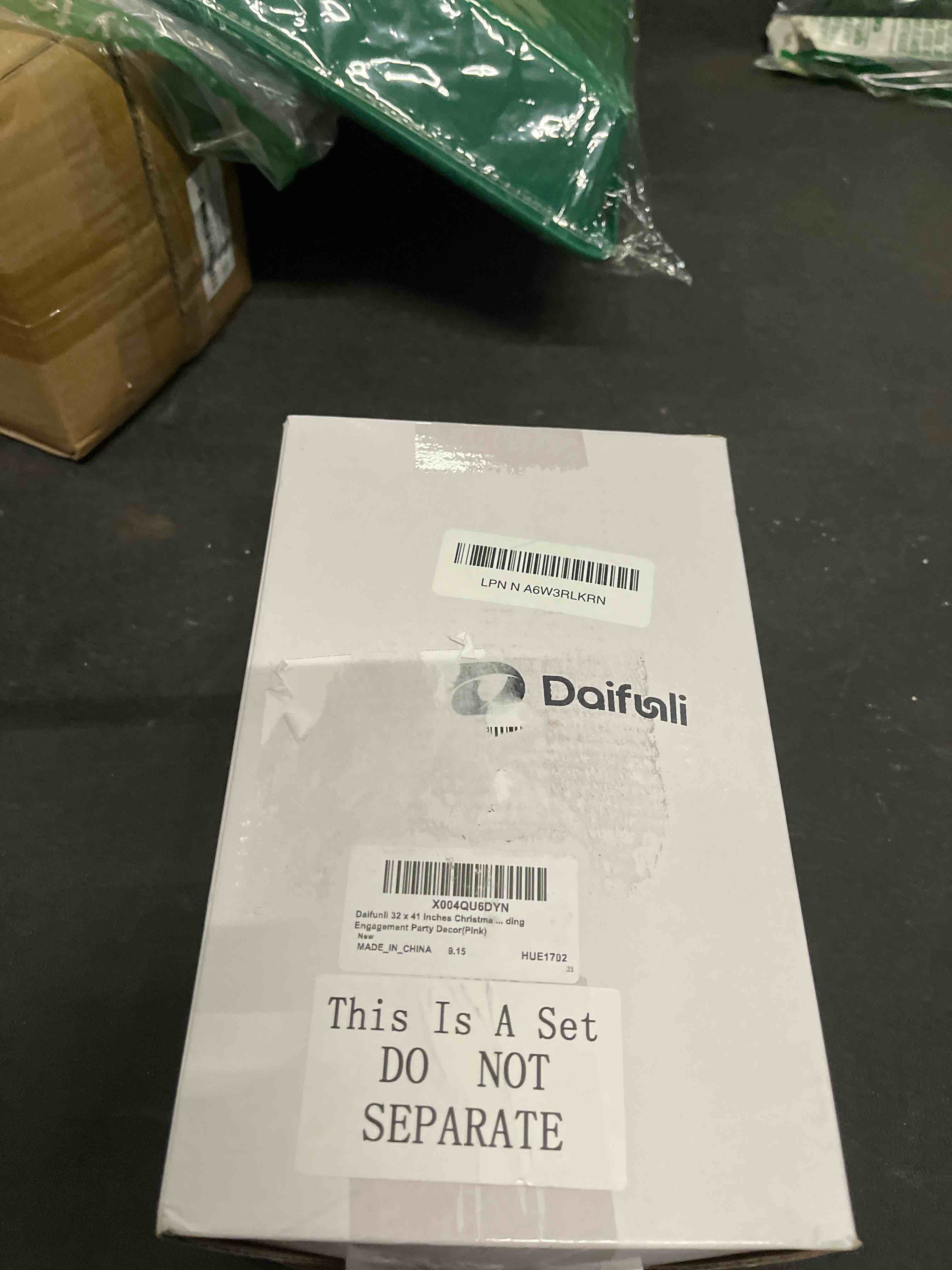 Condition photo showing Good Condition for 32 x 41 Inches Christmas Extra Large Satin Bows Giant Christmas Tree Topper Bow Decorations for Home Xmas Tree Toppers Wreath Wall Birthday Wedding Engagement Party Decor(Pink)