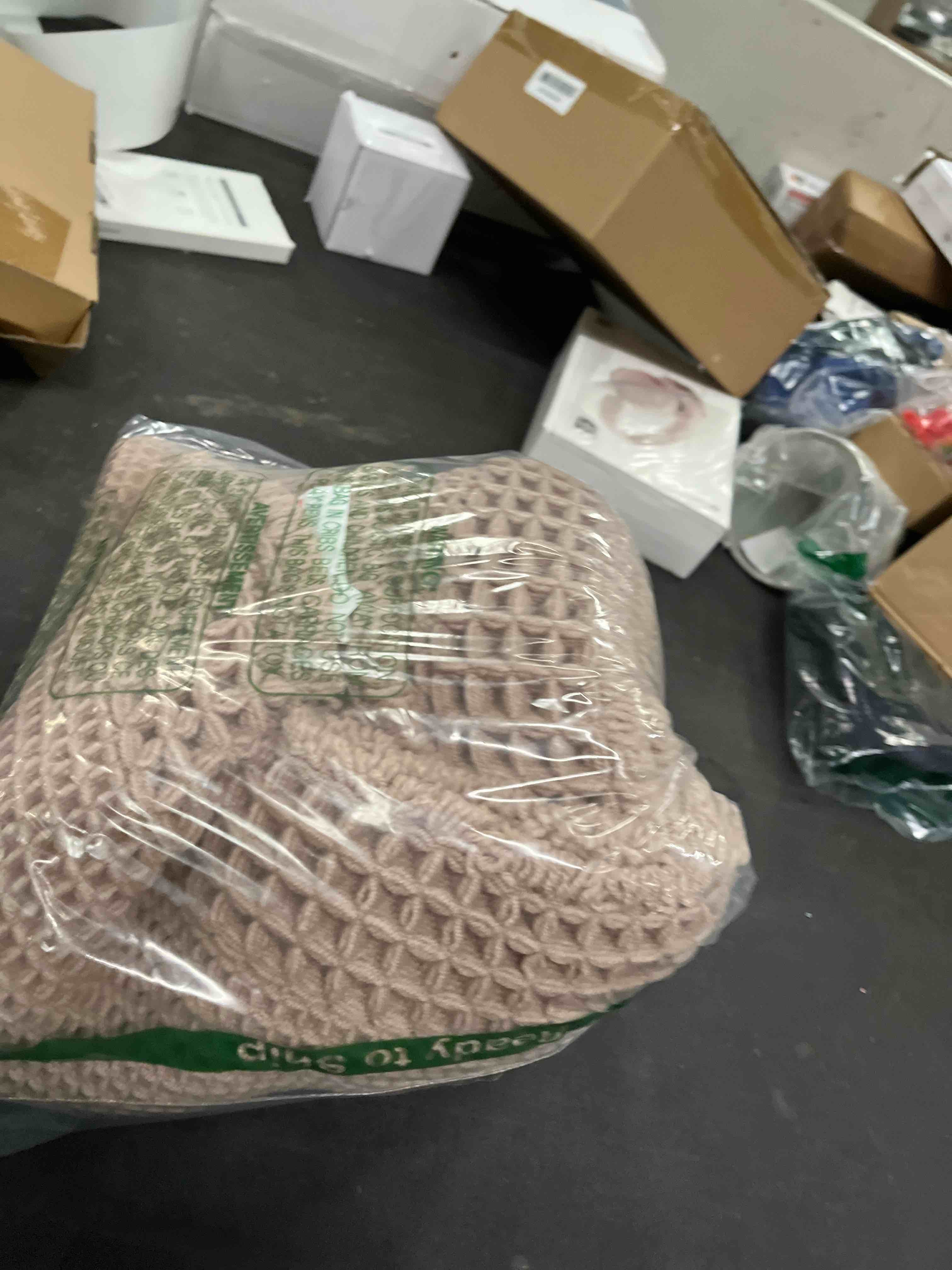 Condition photo showing Good Condition for RESARE Waffle Bath Mat for Bathroom, Super Absorbent Bathroom Rugs Non Slip Machine Washable, Ultra Soft Quick Dry Boho Bath Rugs with Tassels for Floor, Upgraded Bordered Design, 24"x36" Brown 2' x 3' (Rectangular) Brown