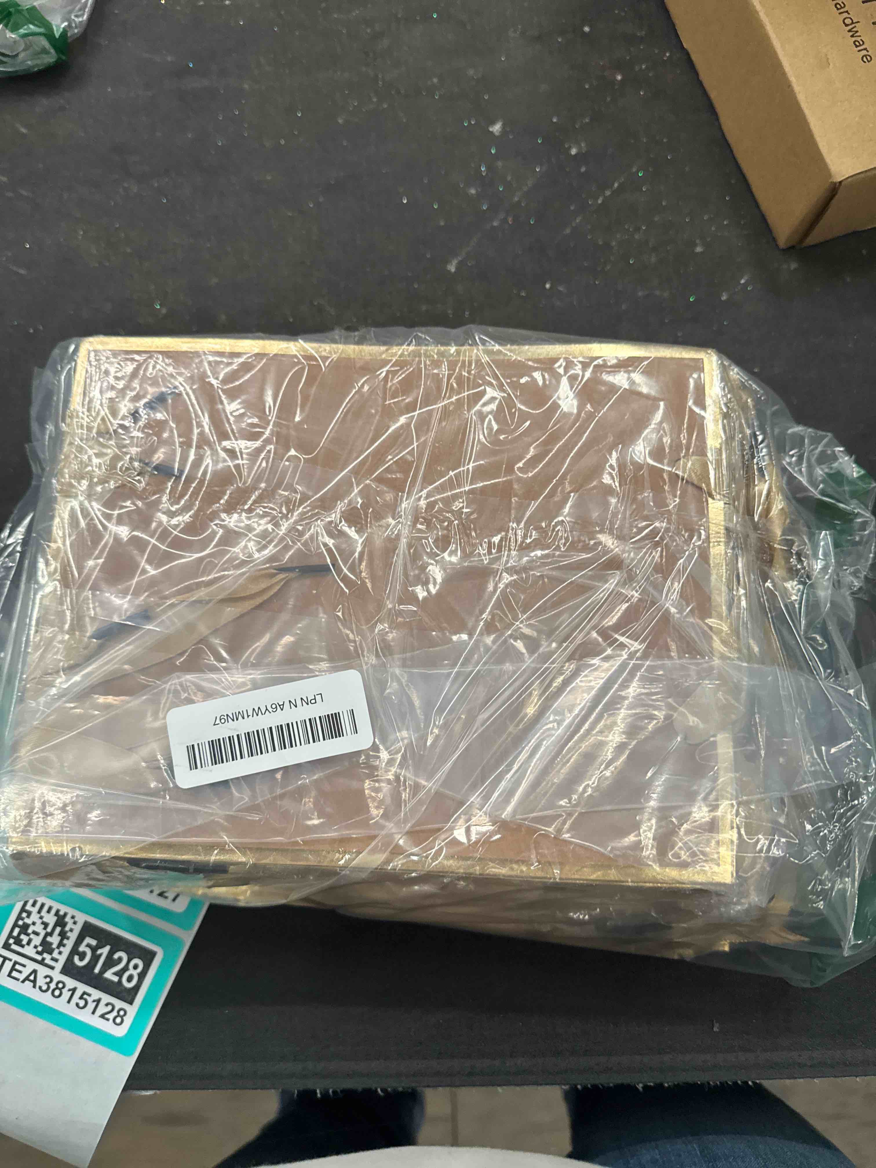 Condition photo showing Good Condition for Yeaqee 24 Pack Metallic Paper Gift Bags with Handle and Tissue 9x7x3.1 Gold Foil Welcome Favor Bags Return Gifts for Wedding Fall 5 Senses Valentine Bridesmaid Birthday(Kraft, Gold)