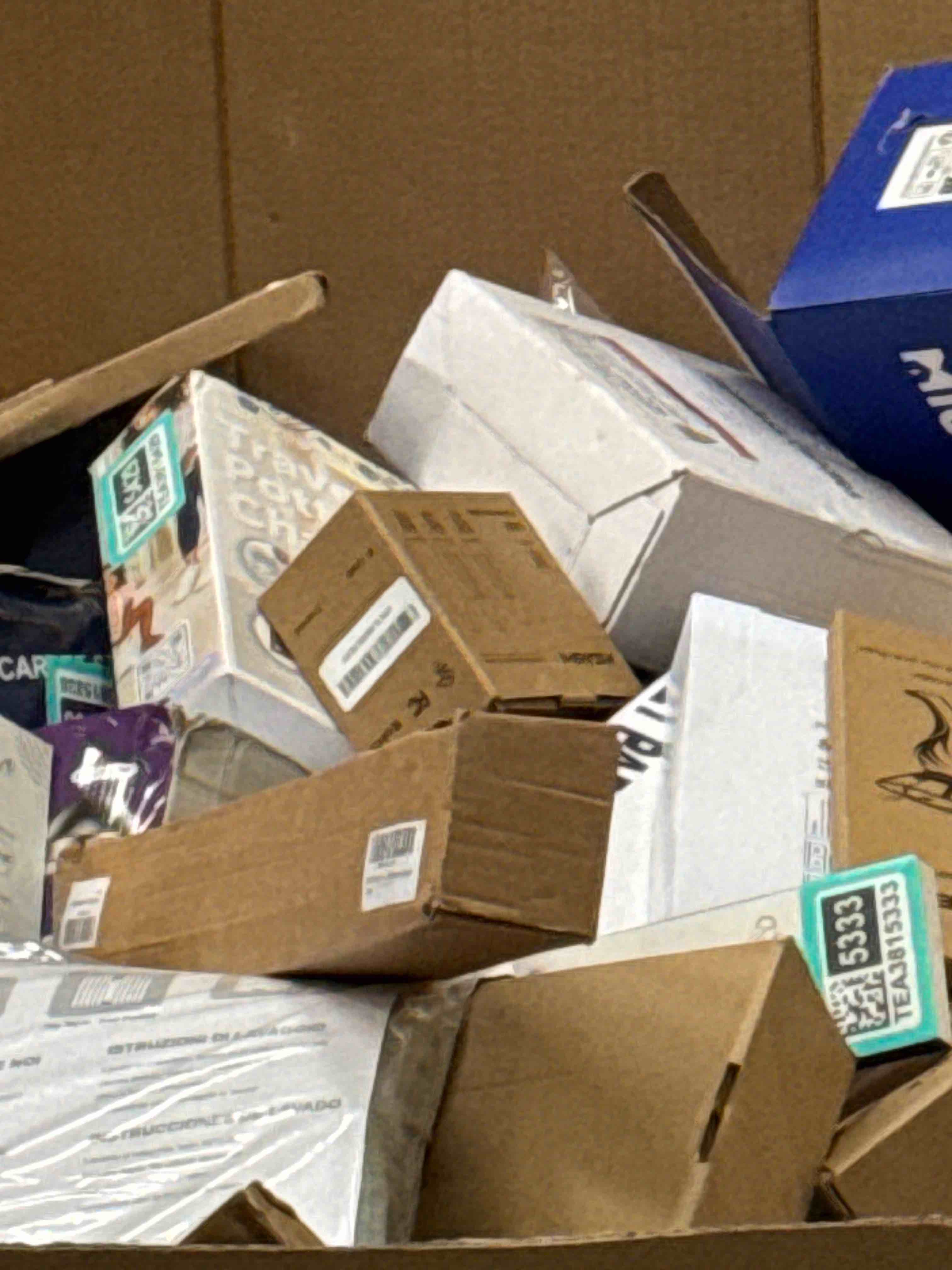 Condition photo showing Good Condition for Hizashi E12 LED Candelabra Bulb 40 watt Equivalent, Dimmable Candelabra LED Light Bulbs Soft White 3