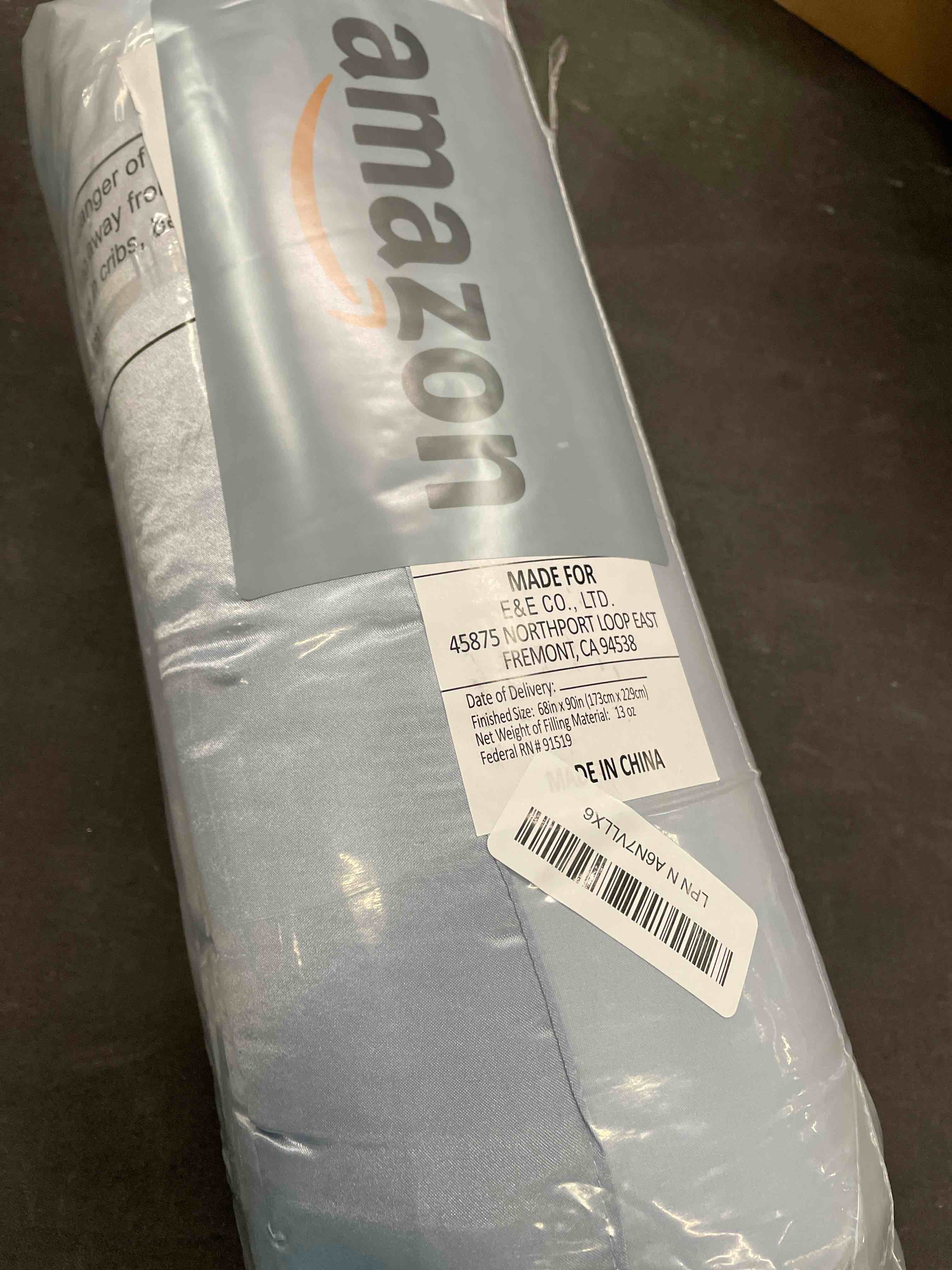 Condition photo showing Good Condition for Madison Park Windom Down Alternative Blanket, Premium 3M Scotchgard Moisture Wicking Treatment, Lightweight and Soft Bed Cover For All Season, Satin Trim, Blue Twin