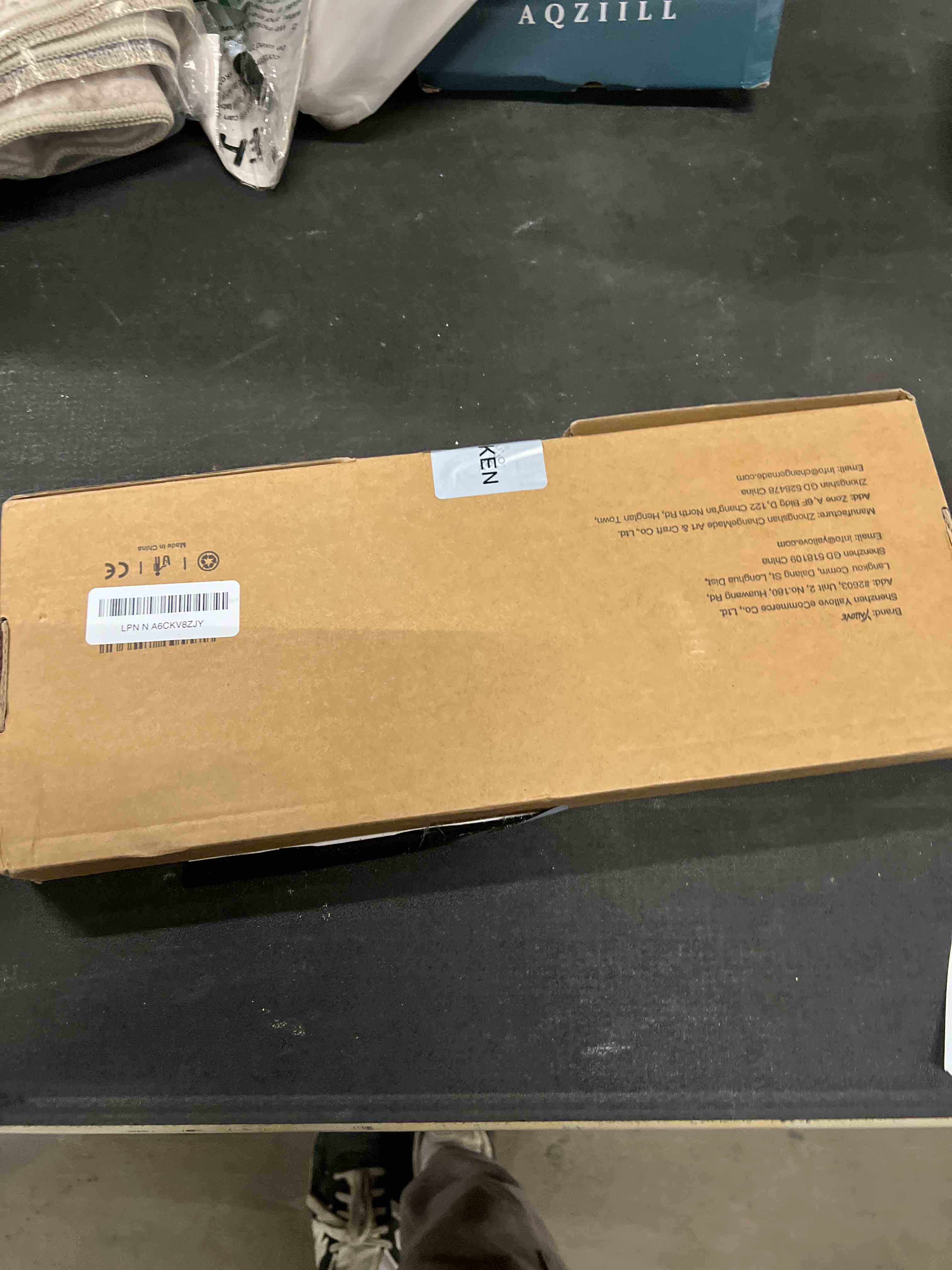 Condition photo showing Good Condition for YALLOVE Clear Acrylic Tabletop Balloon Stand Kit, 15.75 Inch 4 pack Balloon Stick Holder with Base for Table Top Centerpiece Party Decoration (Balloons Not Included) 15.75'' 4 Pack