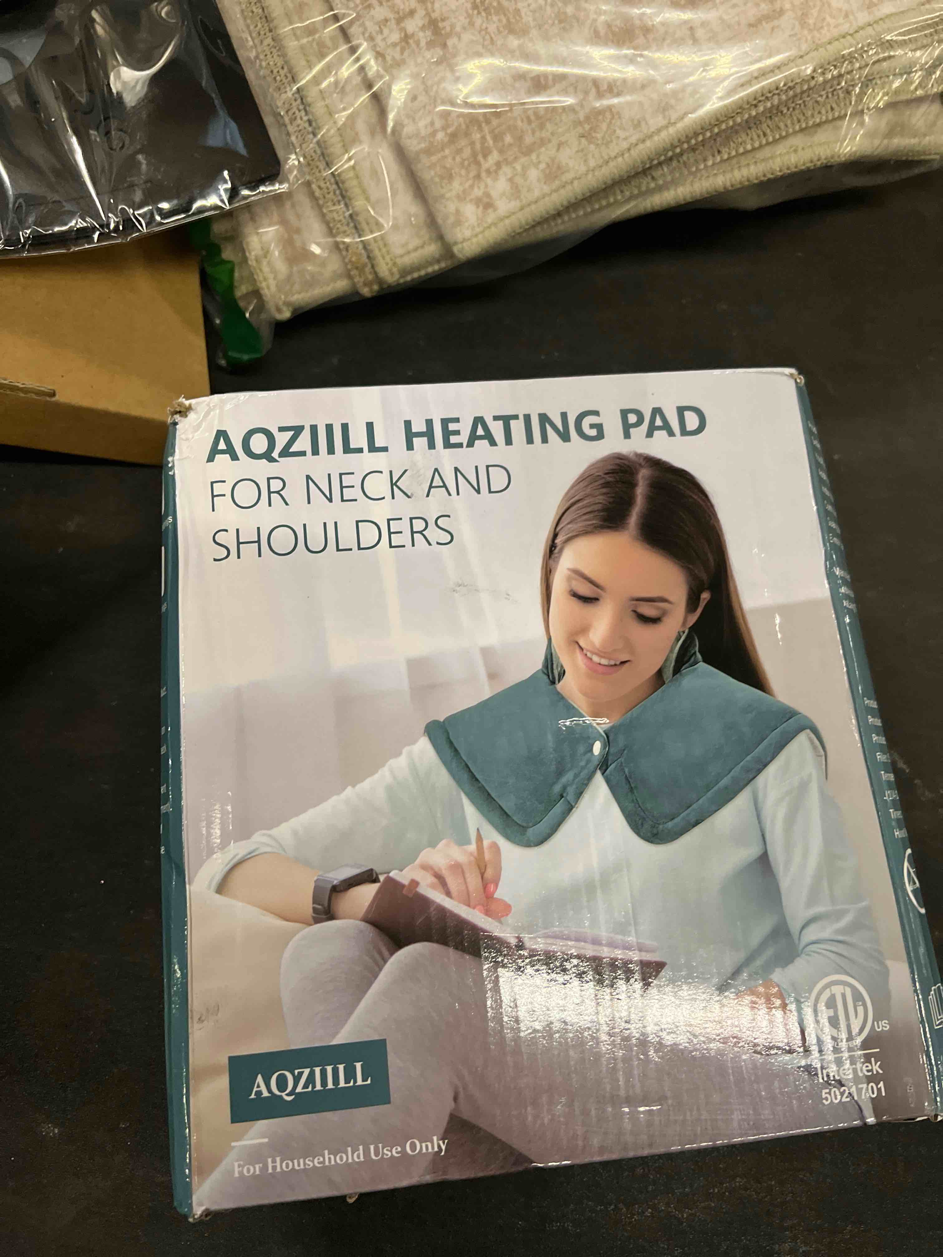 Condition photo showing Good Condition for Heating pad