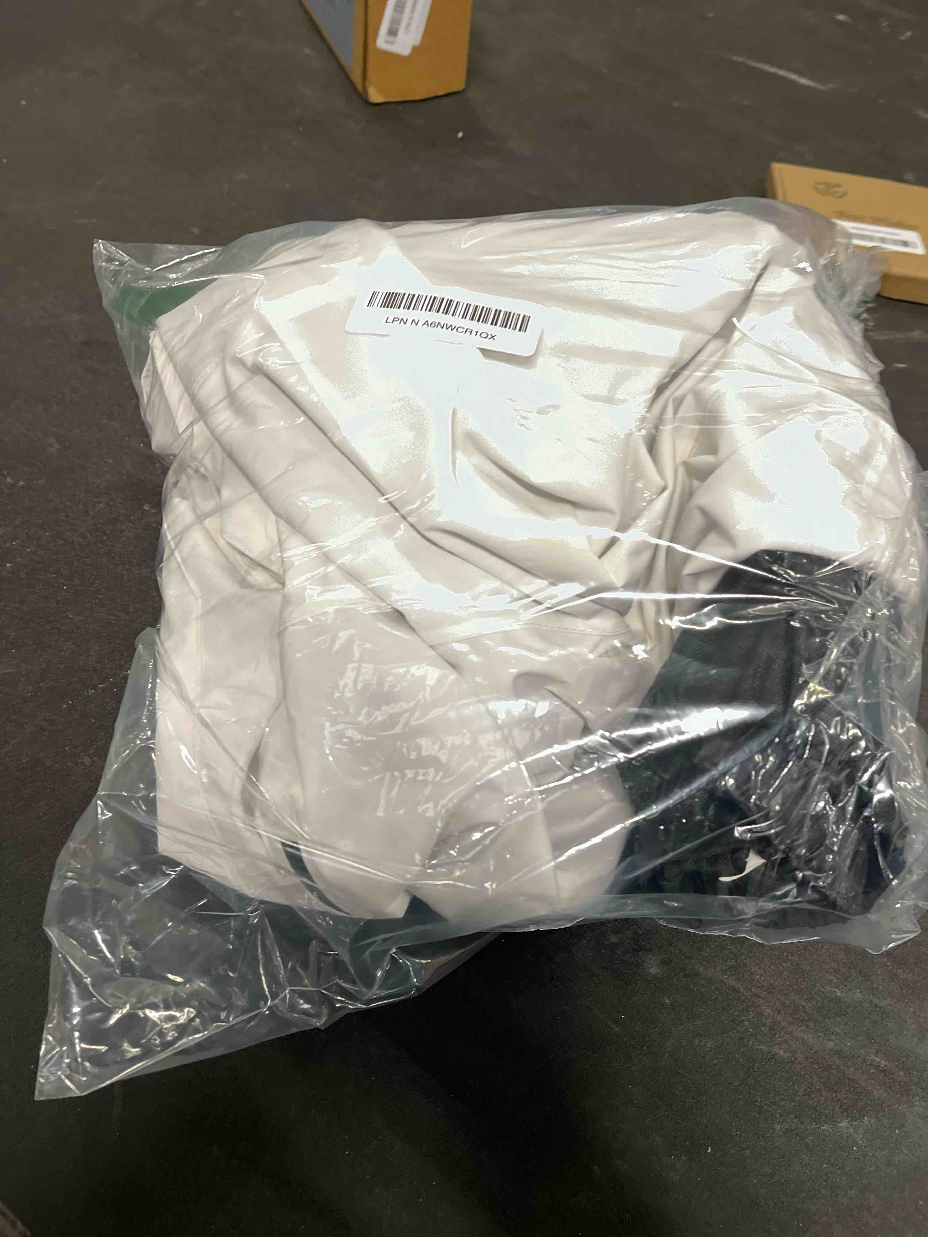 Condition photo showing Good Condition for GSOU SNOW Womens Baggy Snowboard Pants Ski Bibs Snow Loose Overalls Waterproof Windproof Insulated W