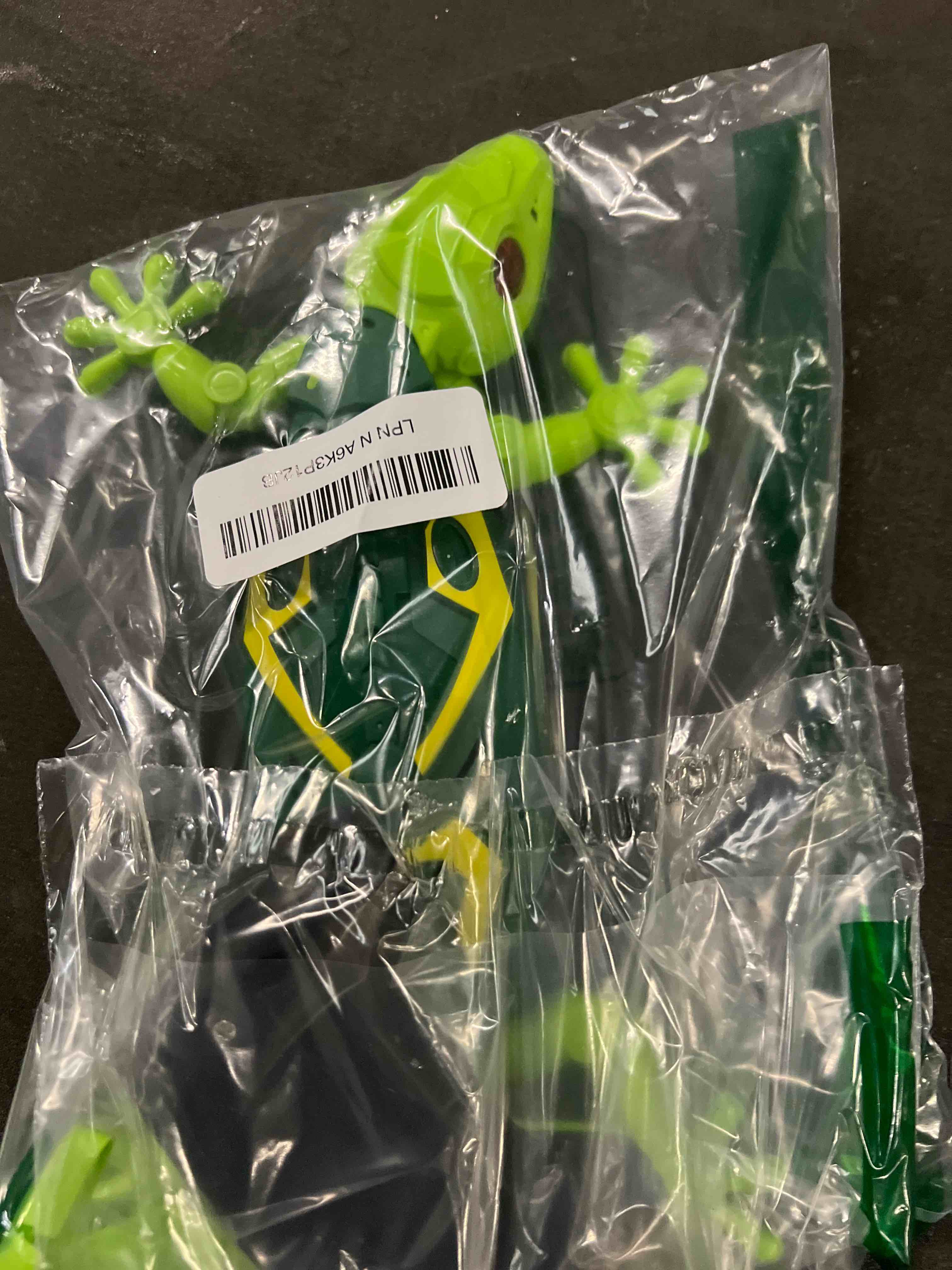 Condition photo showing Good Condition for Wall Climbing Lizard,Wall Crawler Robot Gecko Remote Control,Floor Ceiling Crawling Electric Lizard Rc Car Toy,Cool Kids Toys,Christmas Birthday Gifts for 3 4 5 6 7 8 9 10+ Year Old Boys Girls Teens Green