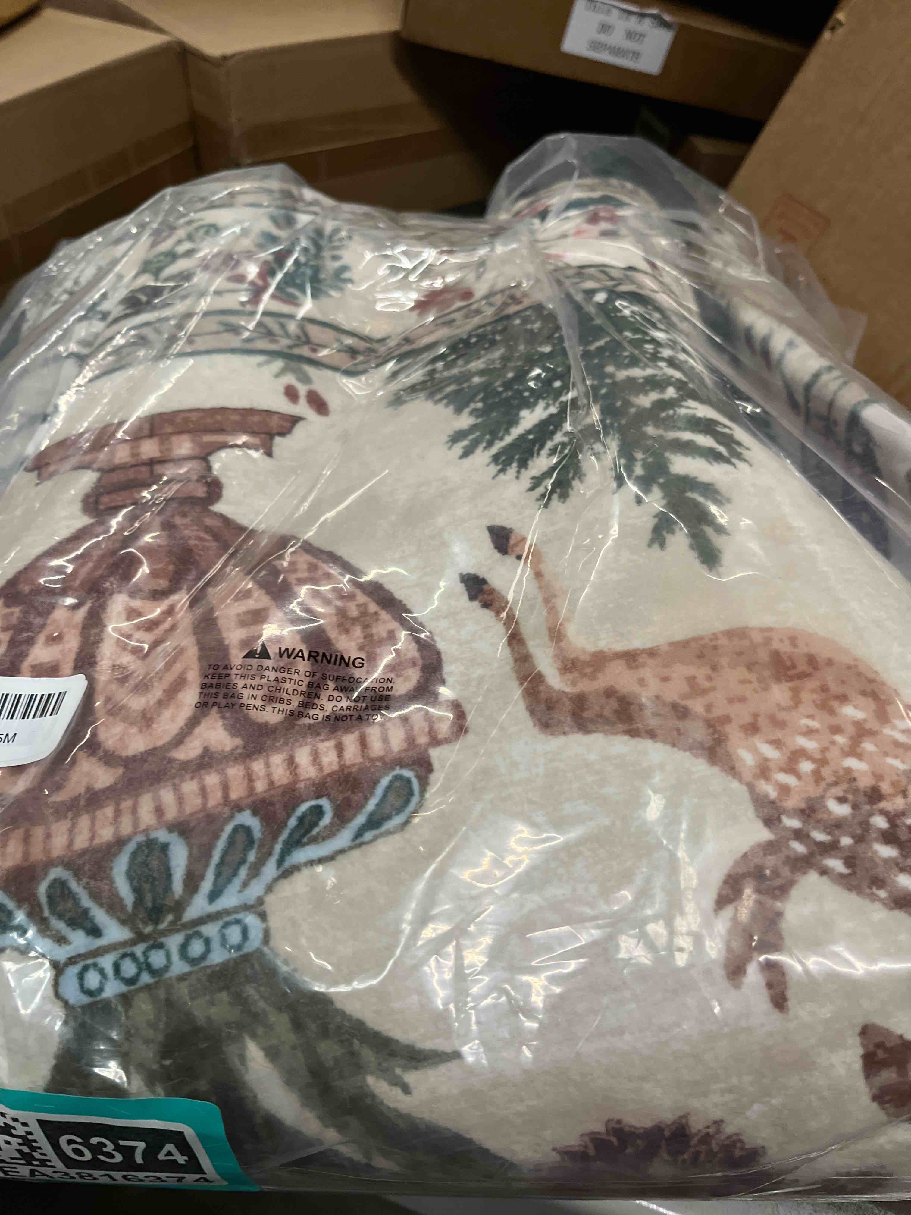 Condition photo showing Good Condition for jinchan Round Christmas Rug for Living Room 6ft Circle Holiday Rug for Bedroom Printed Christmas Tre