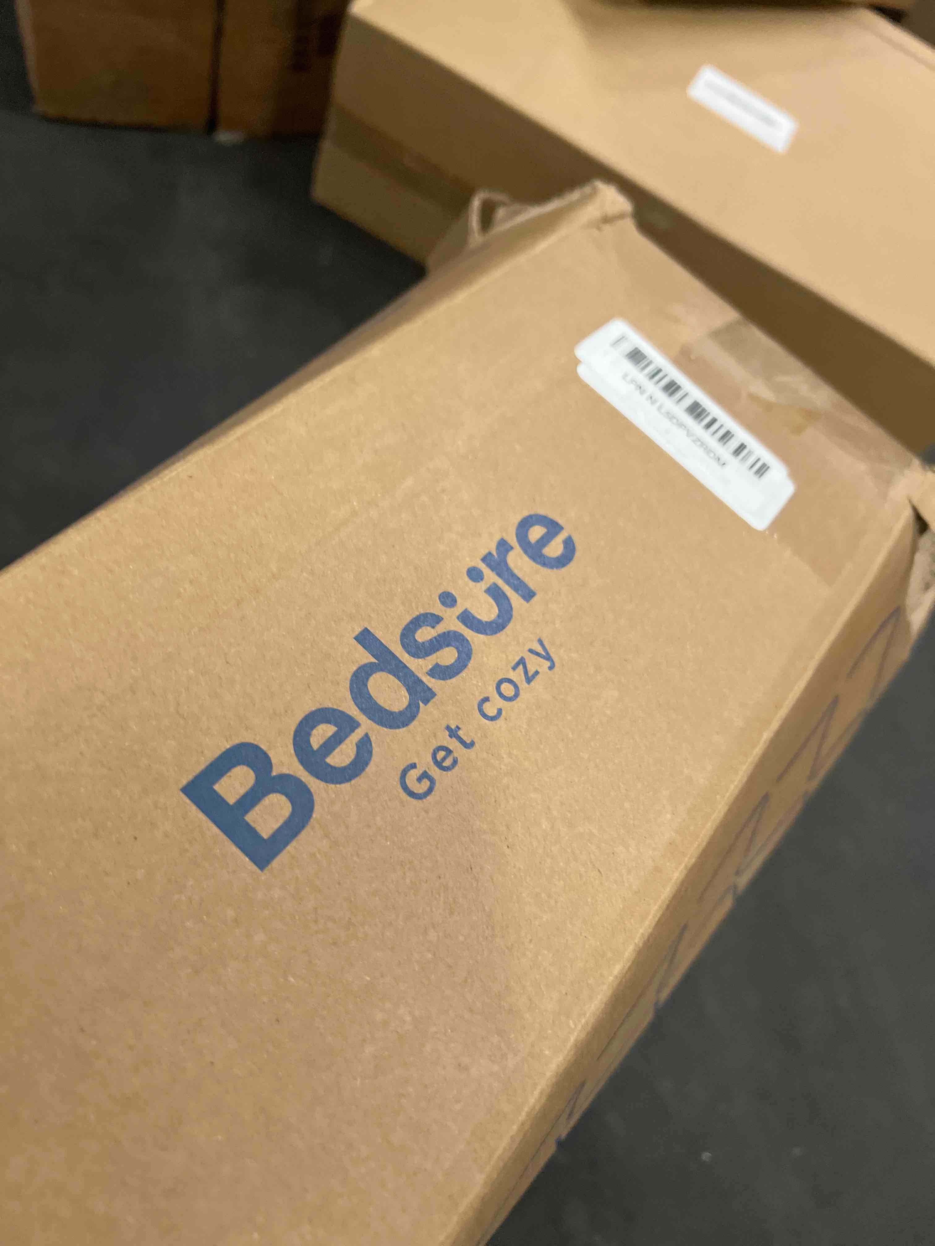 Condition photo showing Good Condition for Bedsure King Size Comforter Set - Beige King Comforter Set, Soft Bedding for All Seasons, Cationic Dyed Bedding Set, 3 Pieces, 1 Comforter (104"x90") and 2 Pillow Shams (20"x36"+2") King 05 - Beige