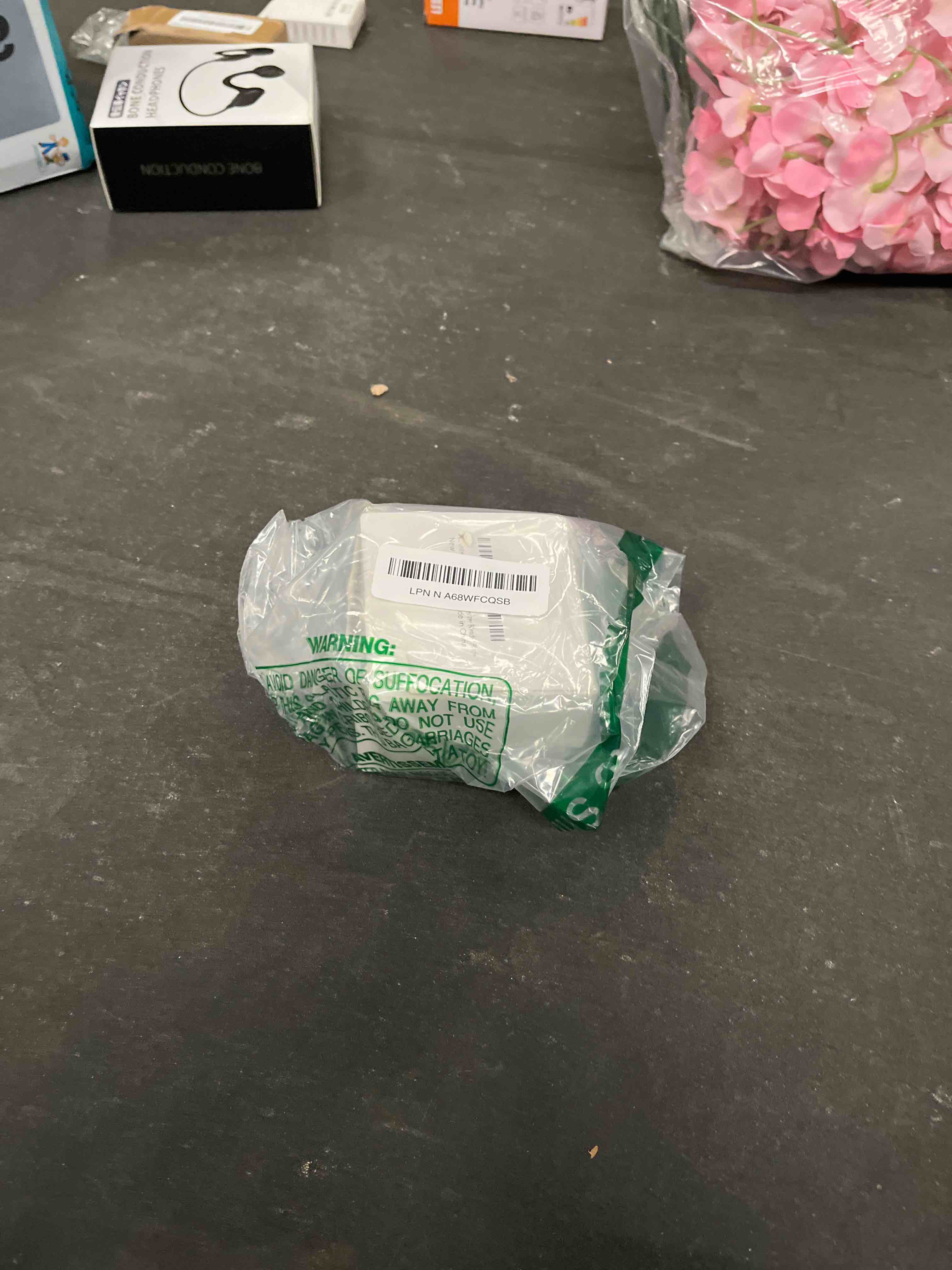 Condition photo showing Good Condition for for Oster Blender Replacement Parts Kit - Ice Crusher Blade with Jar Base Cap, Coupling Stud Slinger Pin & 4 Rubber O Ring Sealing Gaskets