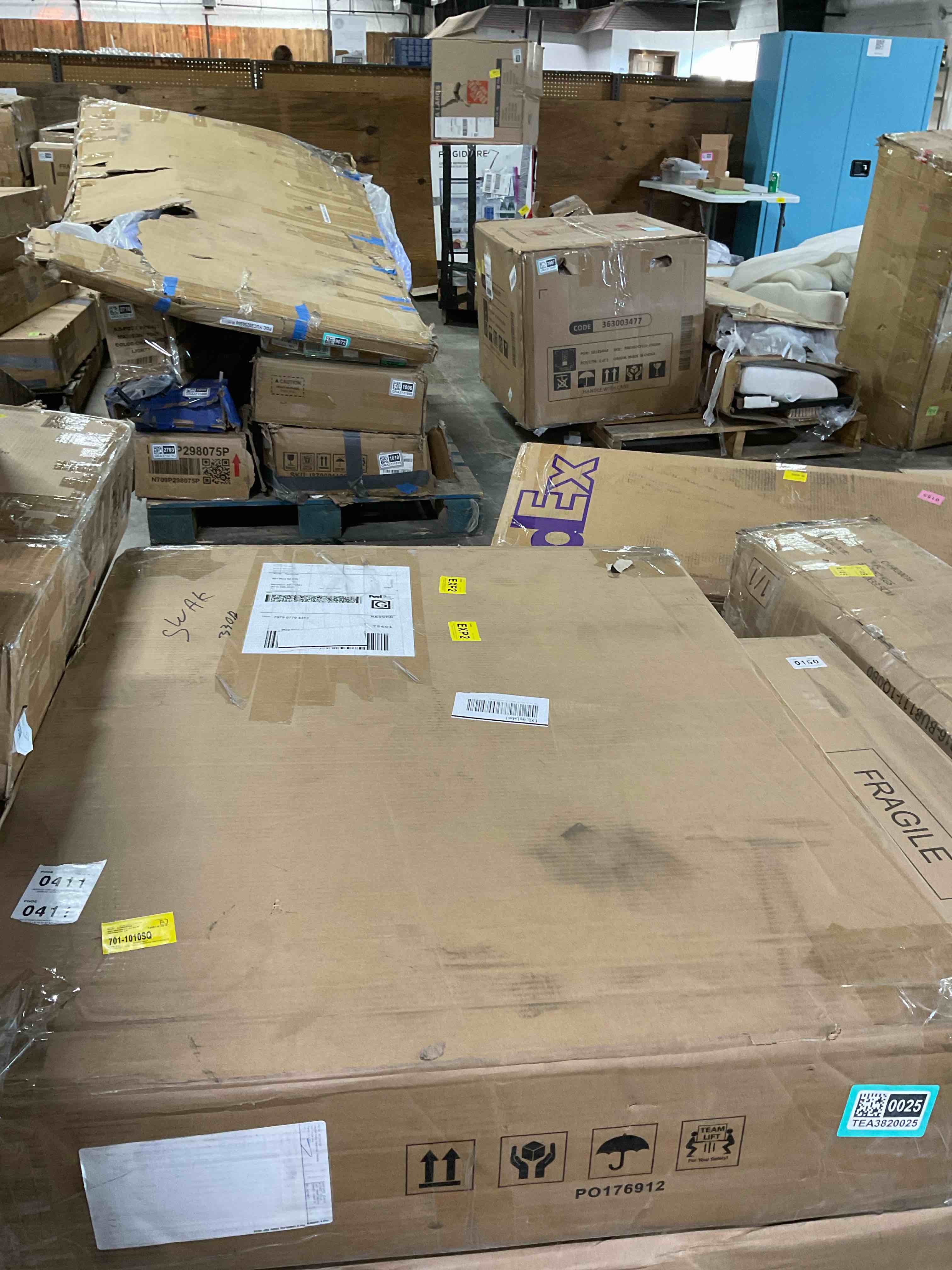 Condition photo showing Good Condition for Crooke Desk