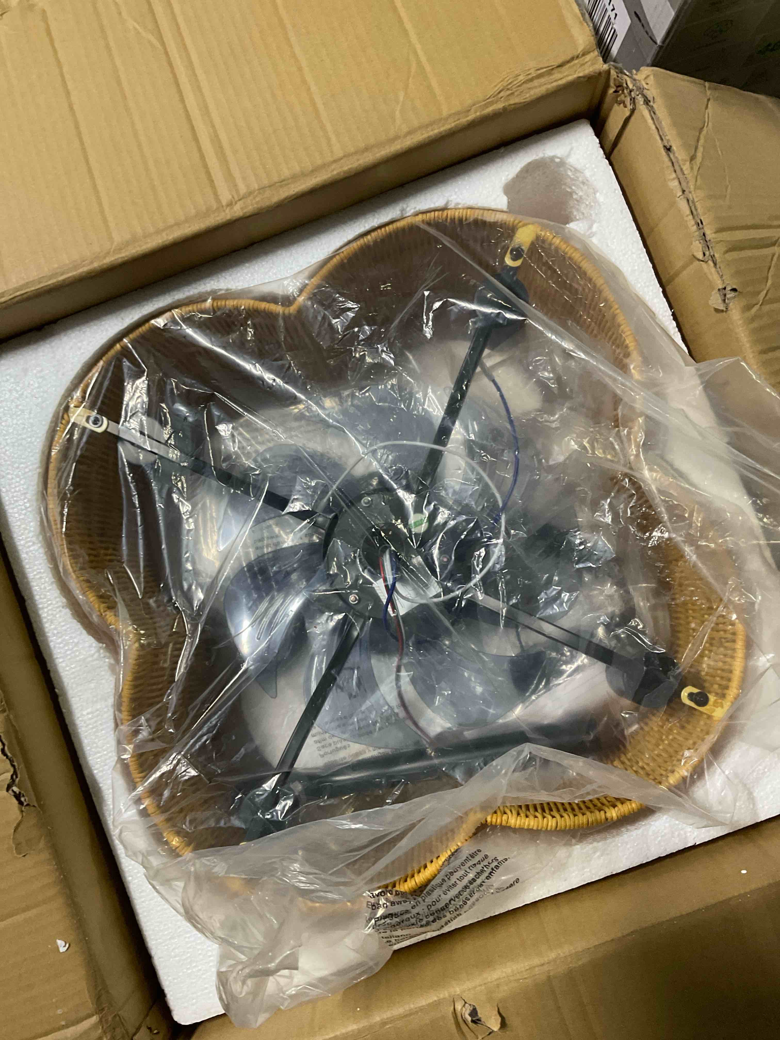 kemp 3 - blade classic propeller ceiling fan with remote control and led light kit included