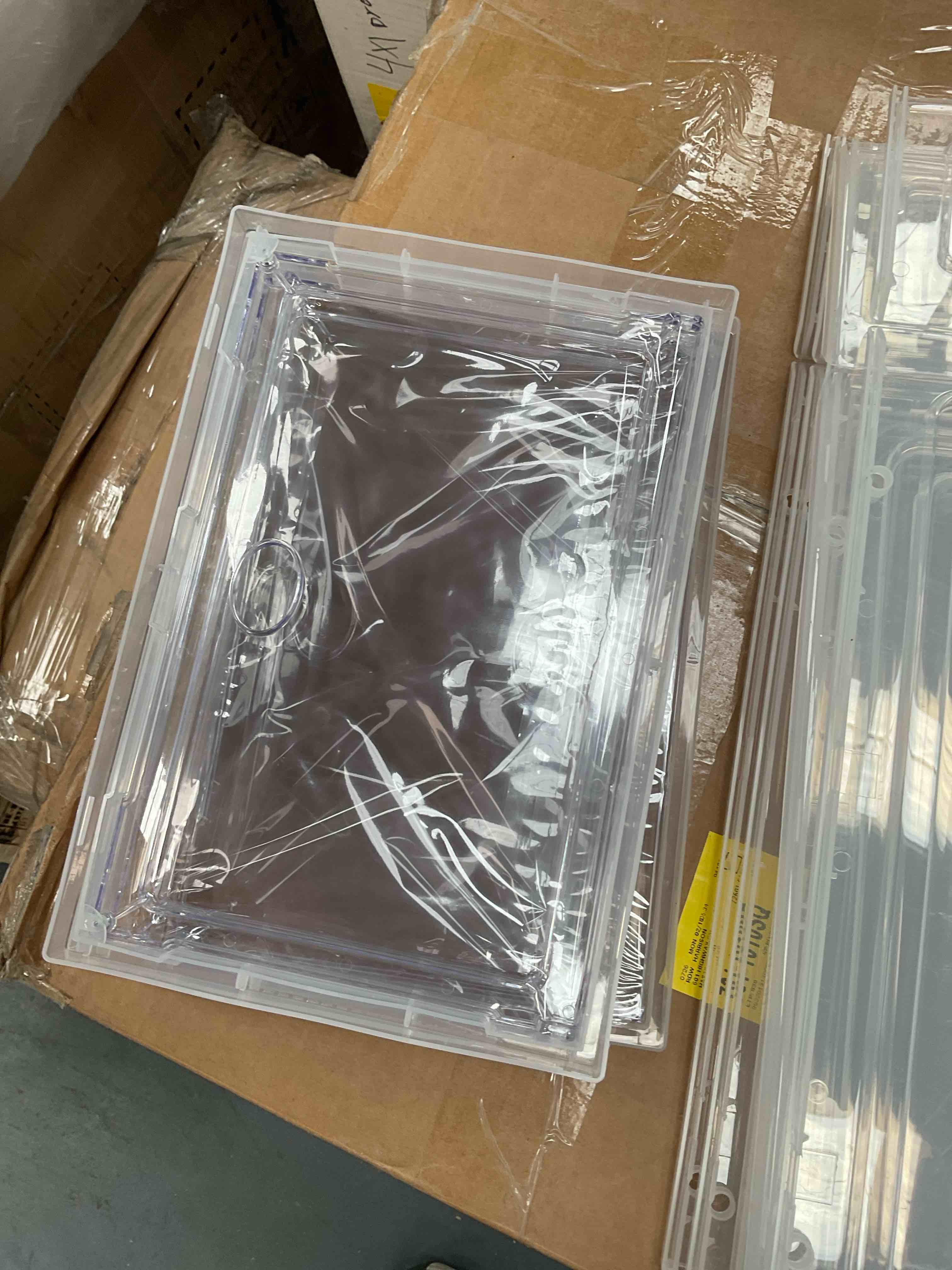 Condition photo showing Good Condition for Set of 8 Large and Medium Food Container Lids