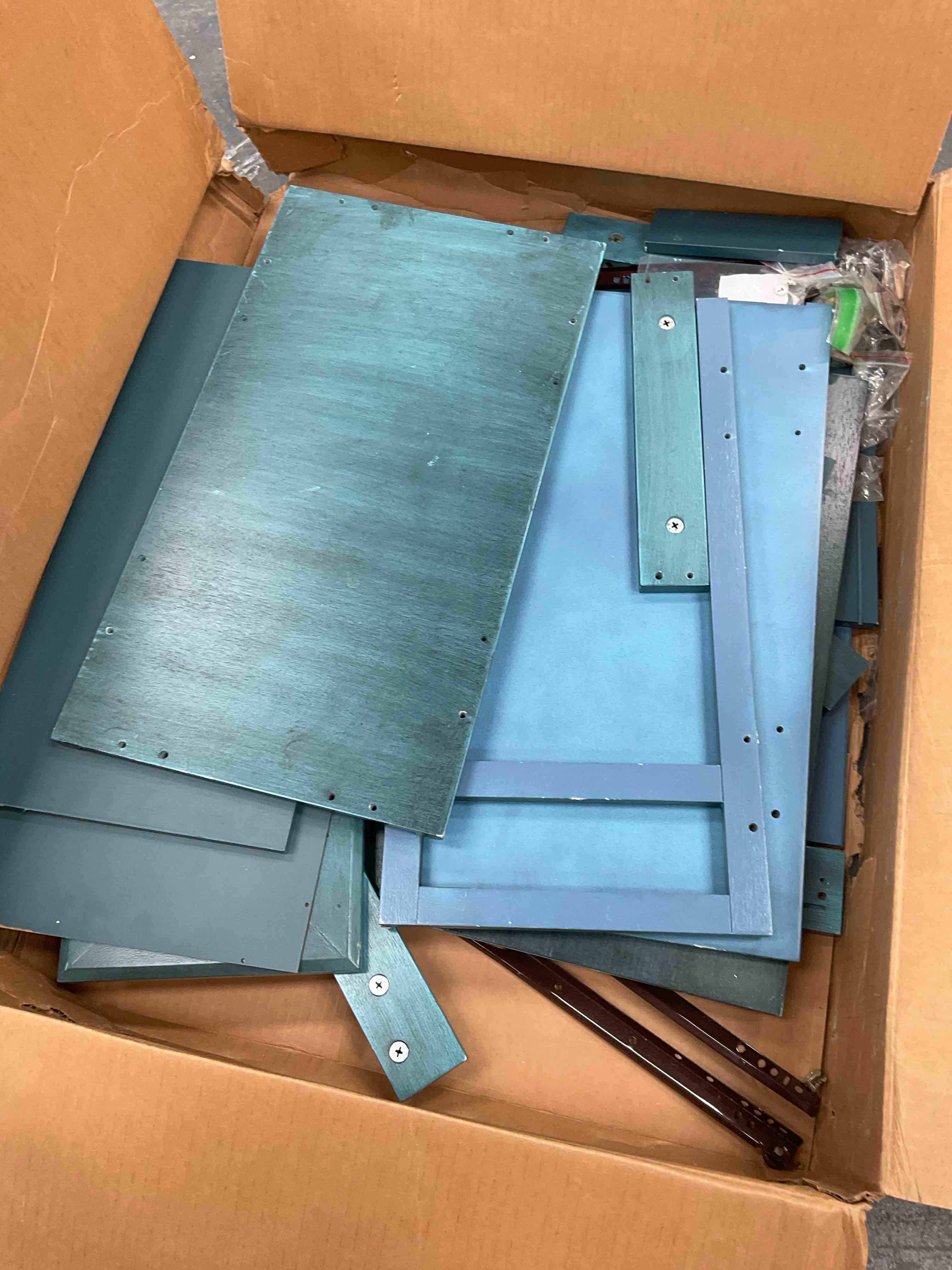 Condition photo showing Good Condition for Table D’Appoint 