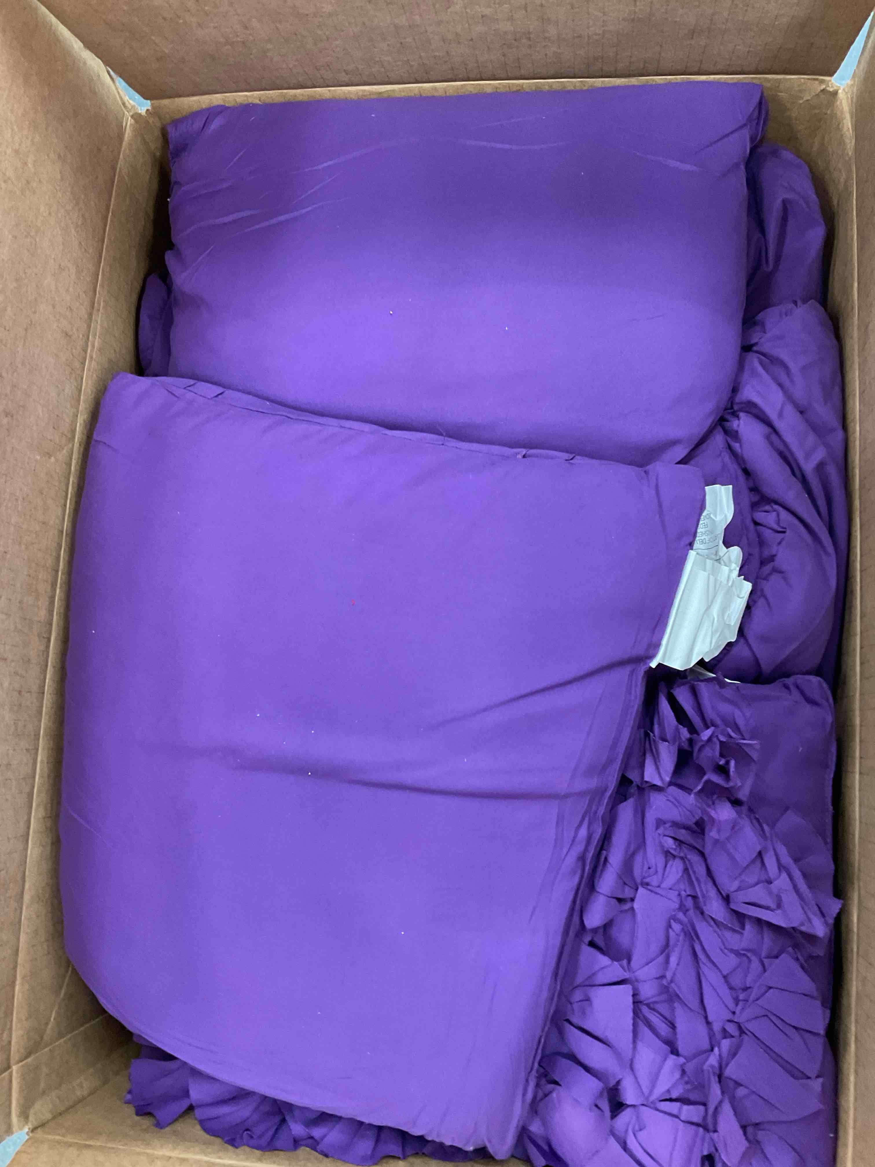 Condition photo showing Good Condition for 7 Piece Ruched Pleat Comforter Set Romantic Bed in a Bag