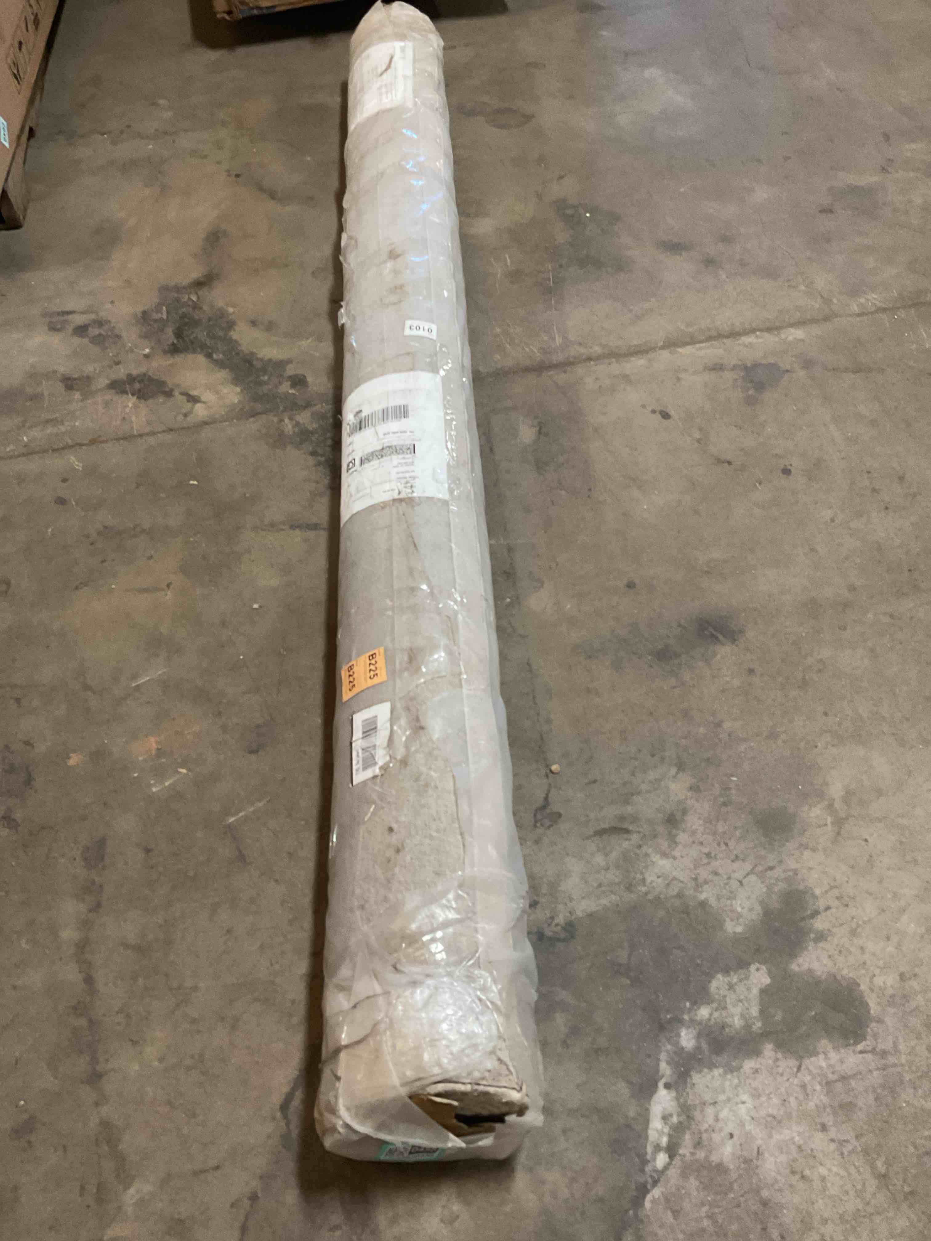 Condition photo showing Good Condition for Ambee Southwestern Handmade Tufted Wool Ivory/Gray Area Rug