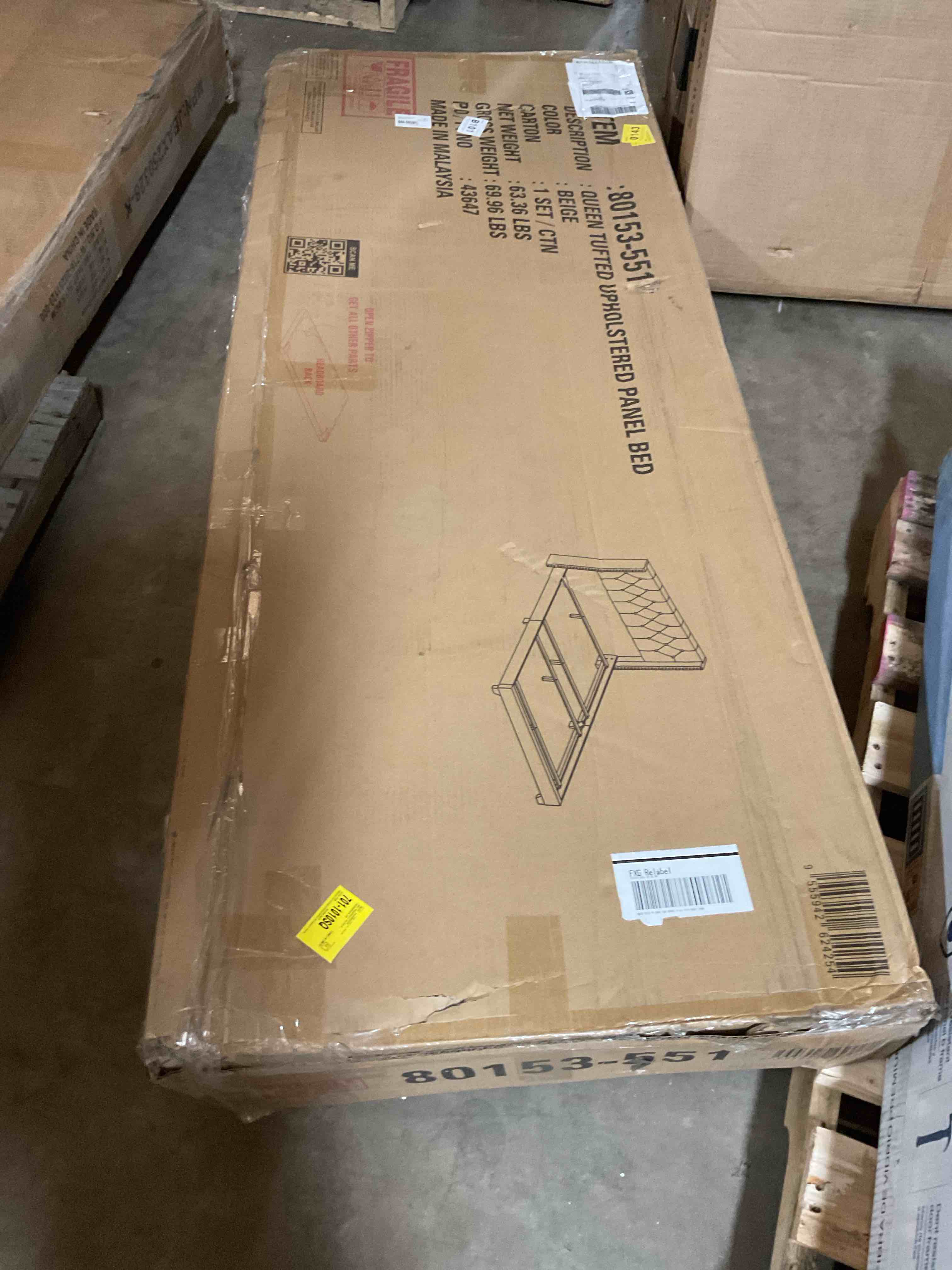 Condition photo showing Good Condition for Ameire Upholstered Bed