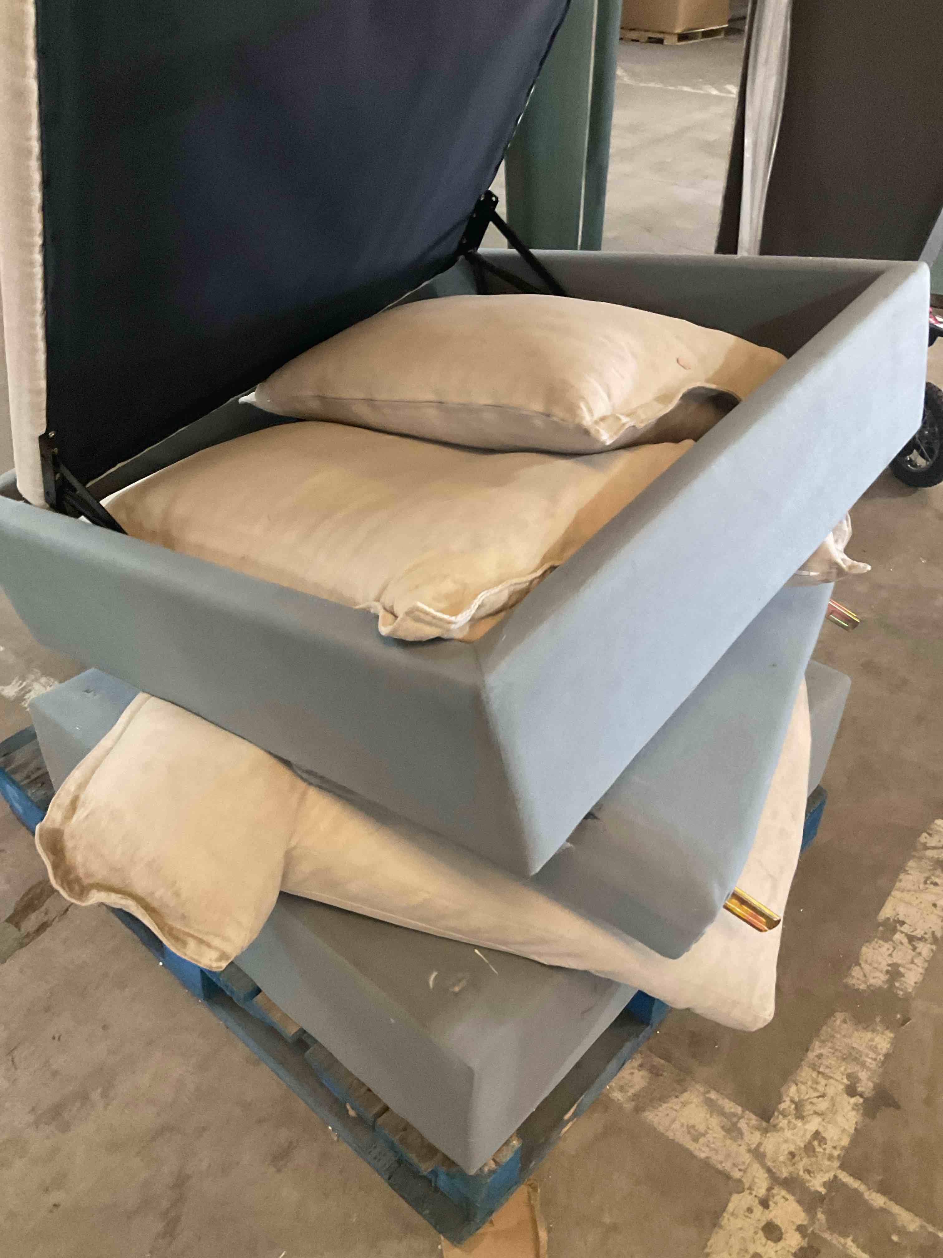 Condition photo showing Good Condition for miscellaneous furniture pallet must take whole pallet