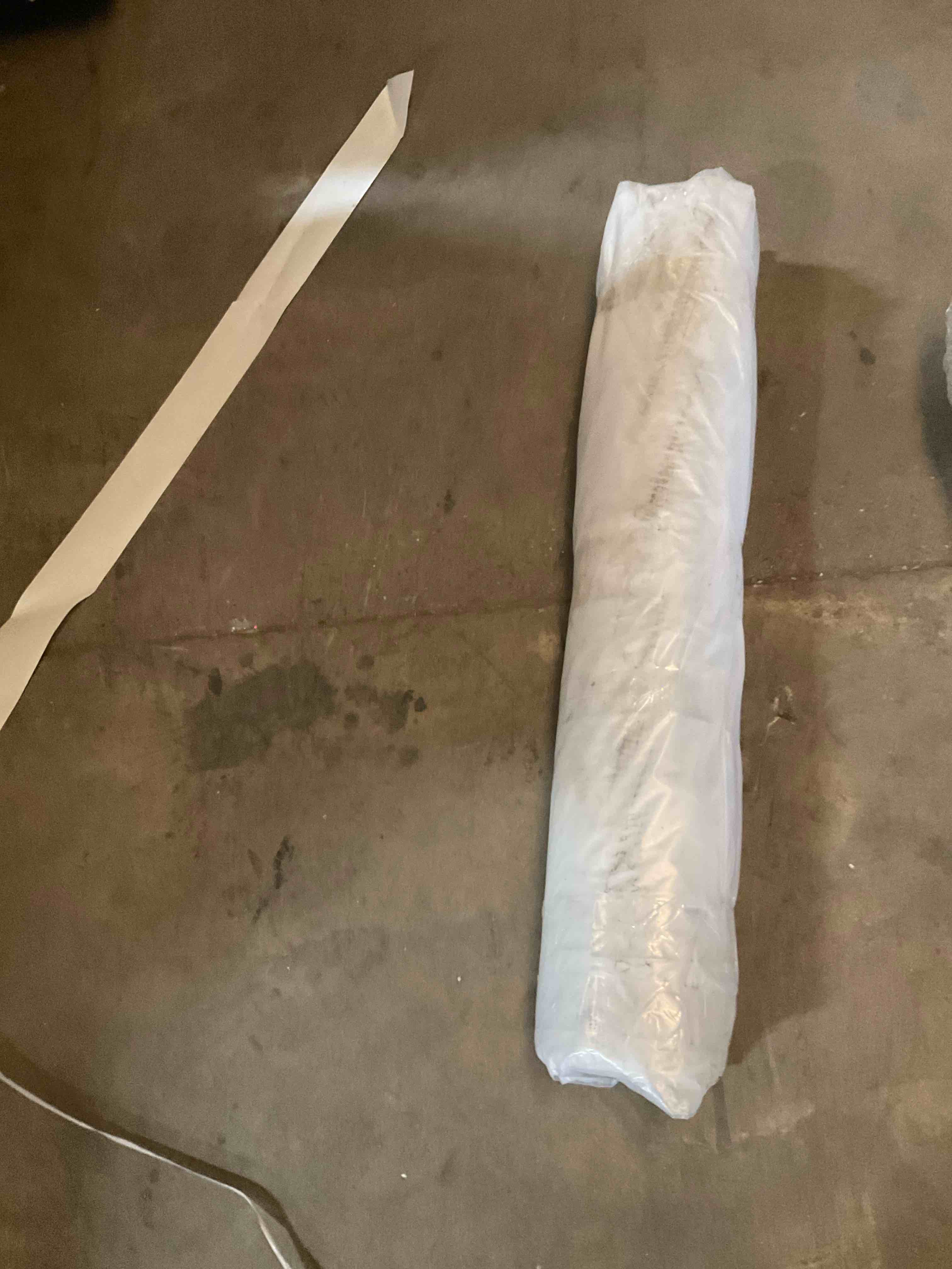 Condition photo showing Good Condition for round 3’6” hickman kids 100 performance rug