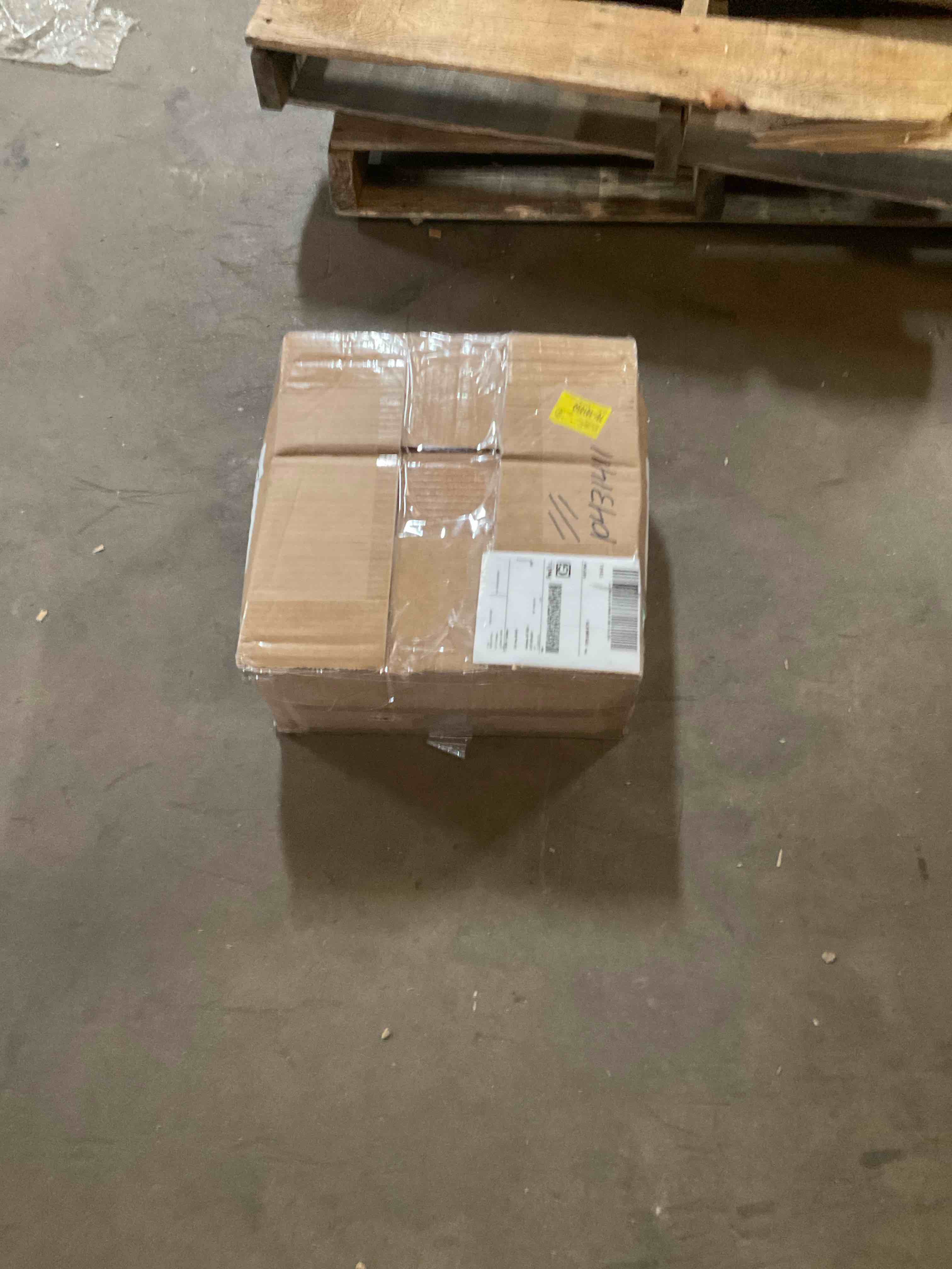 Condition photo showing Good Condition for leather single picture frame