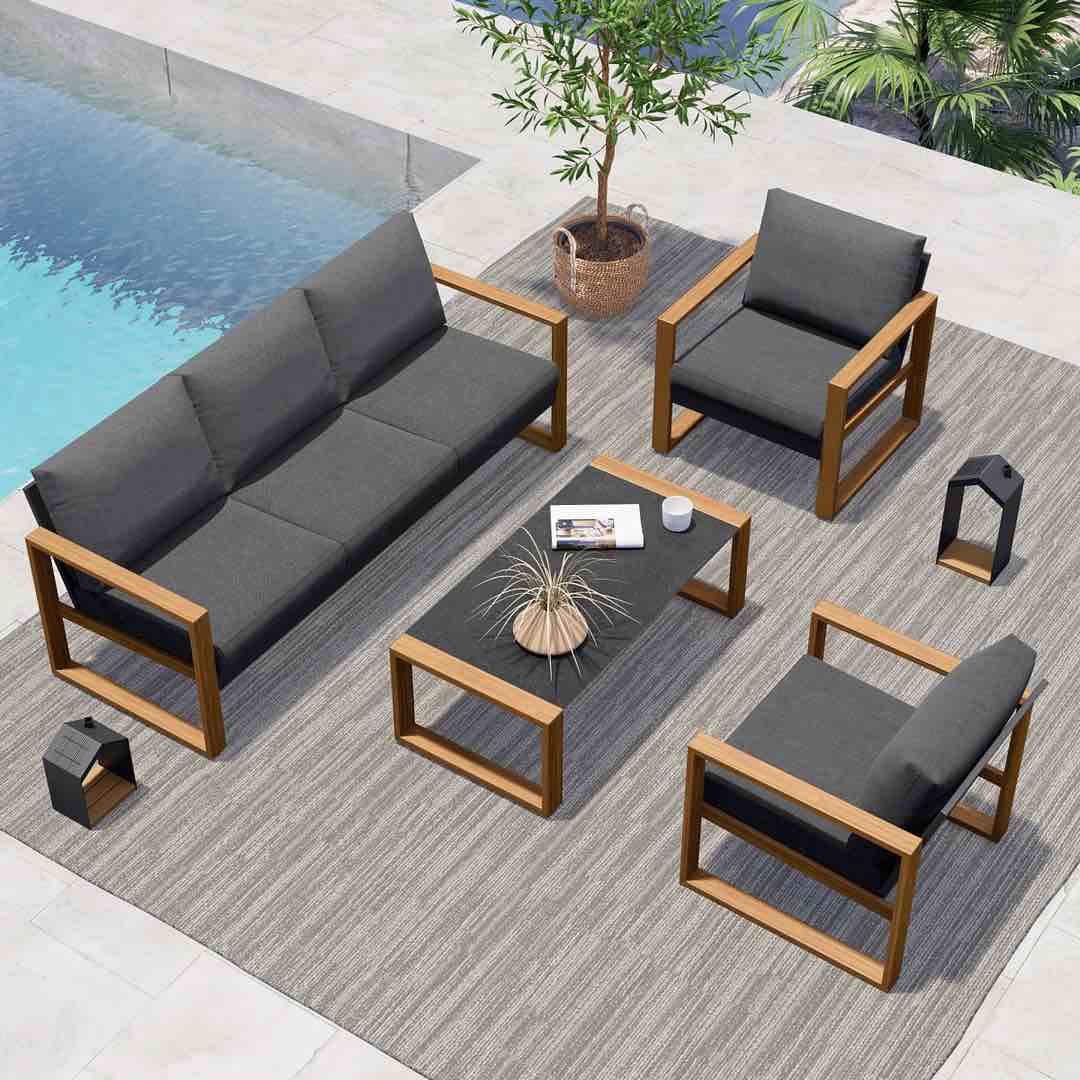 (“chairs only”)
