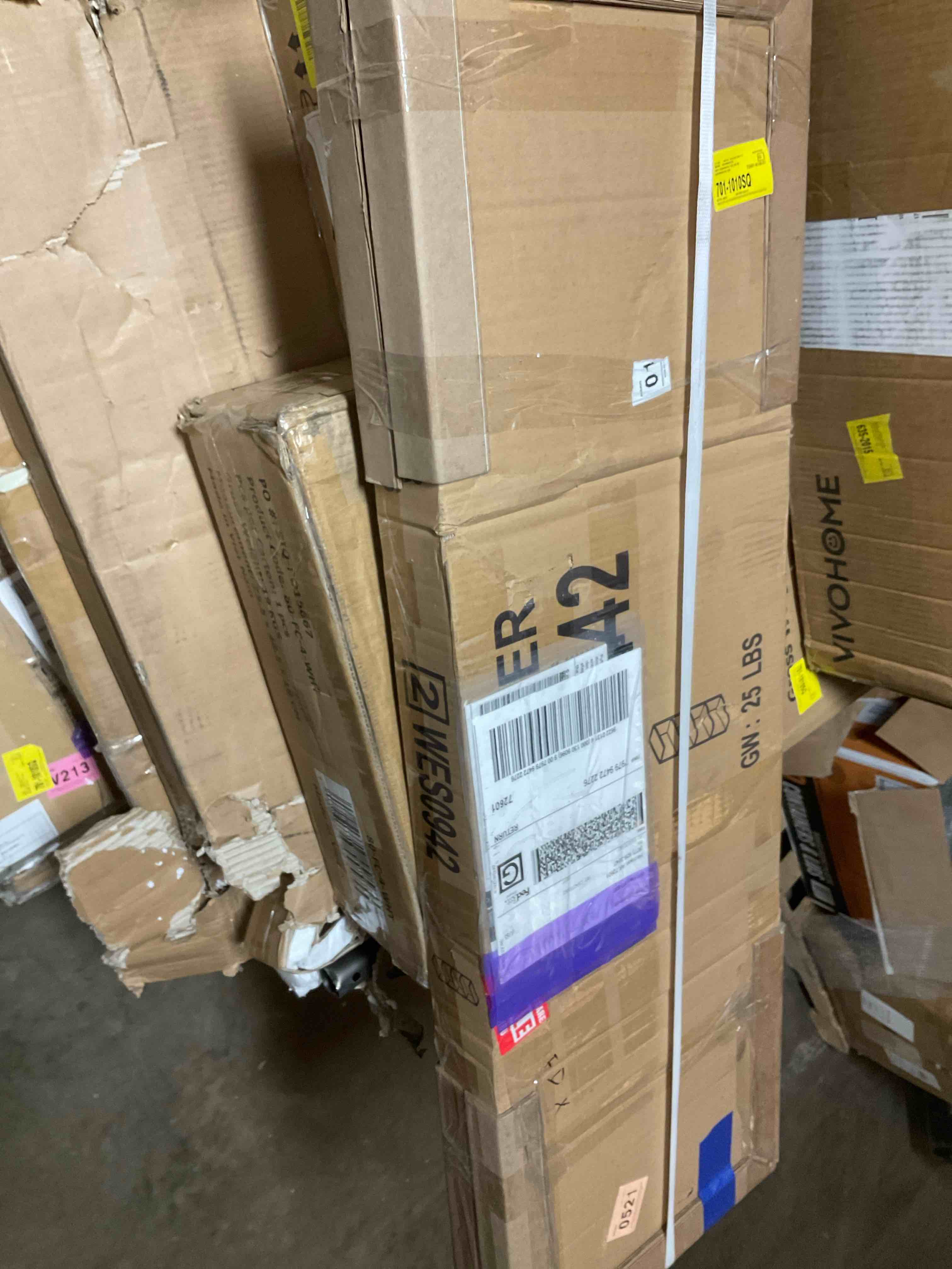 Condition photo showing Good Condition for wall ending shelf