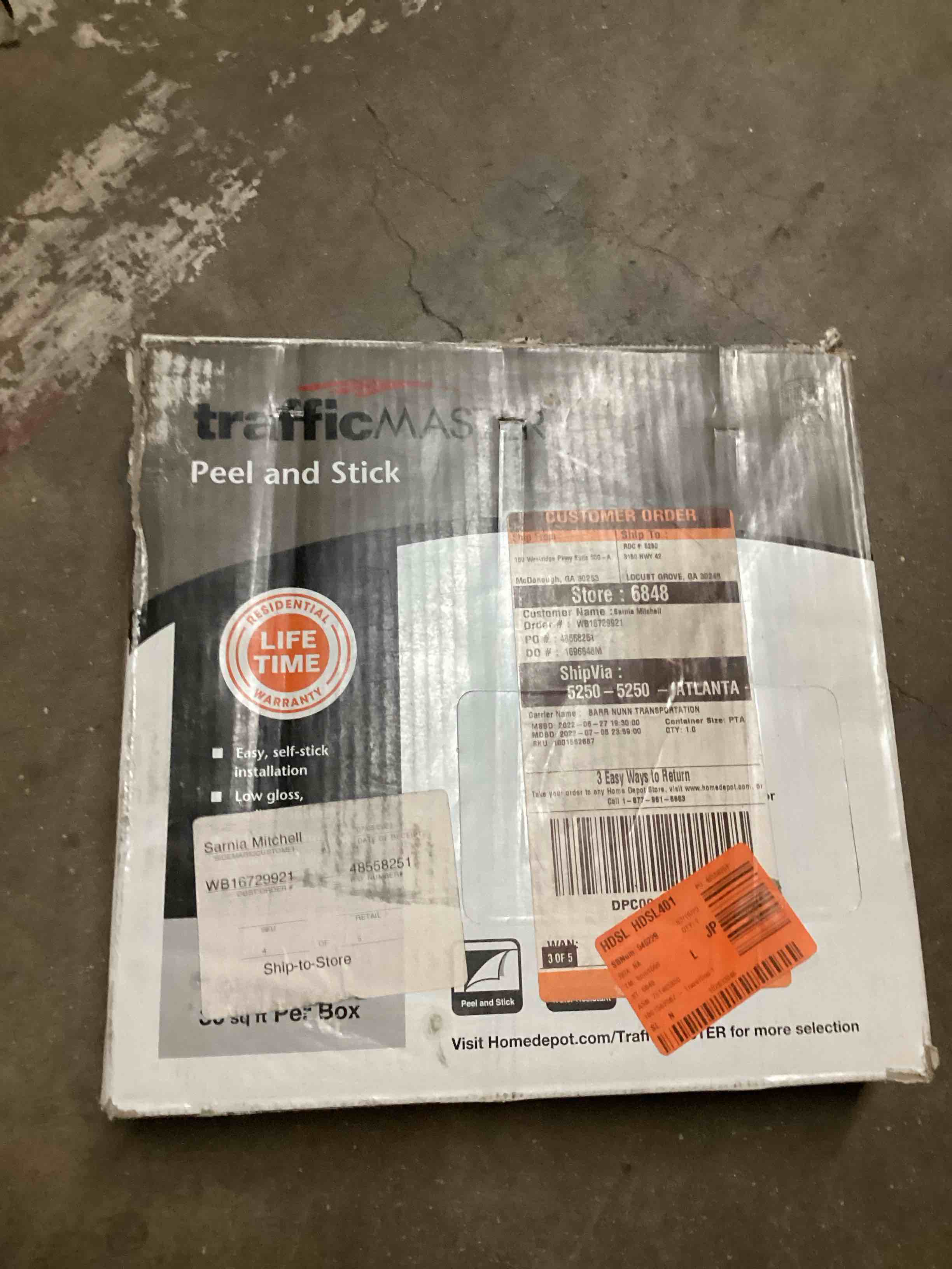 Condition photo showing Good Condition for traffic master peel and stick tile