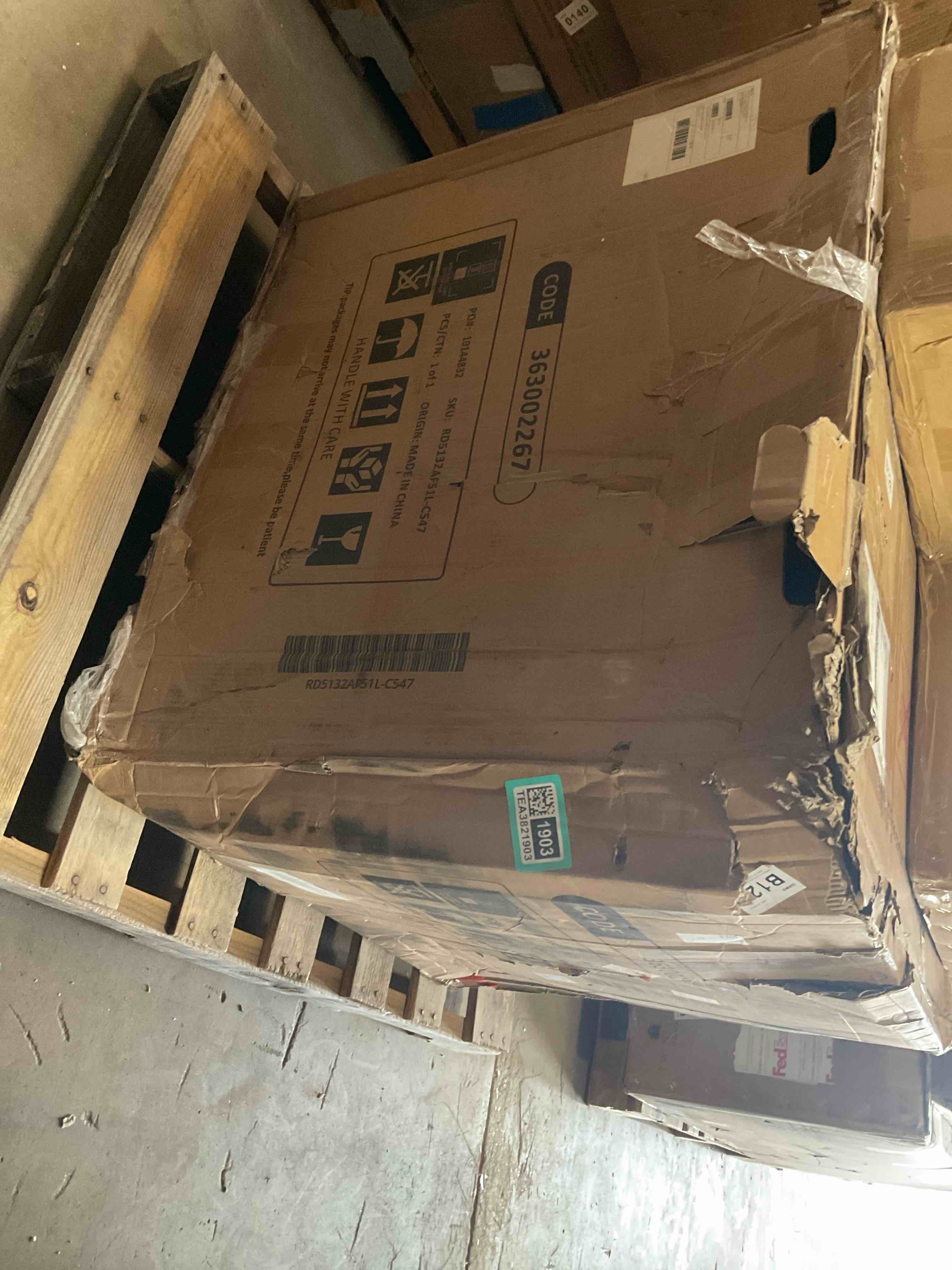 Condition photo showing As Is for (incomplete )left armrest power recliner