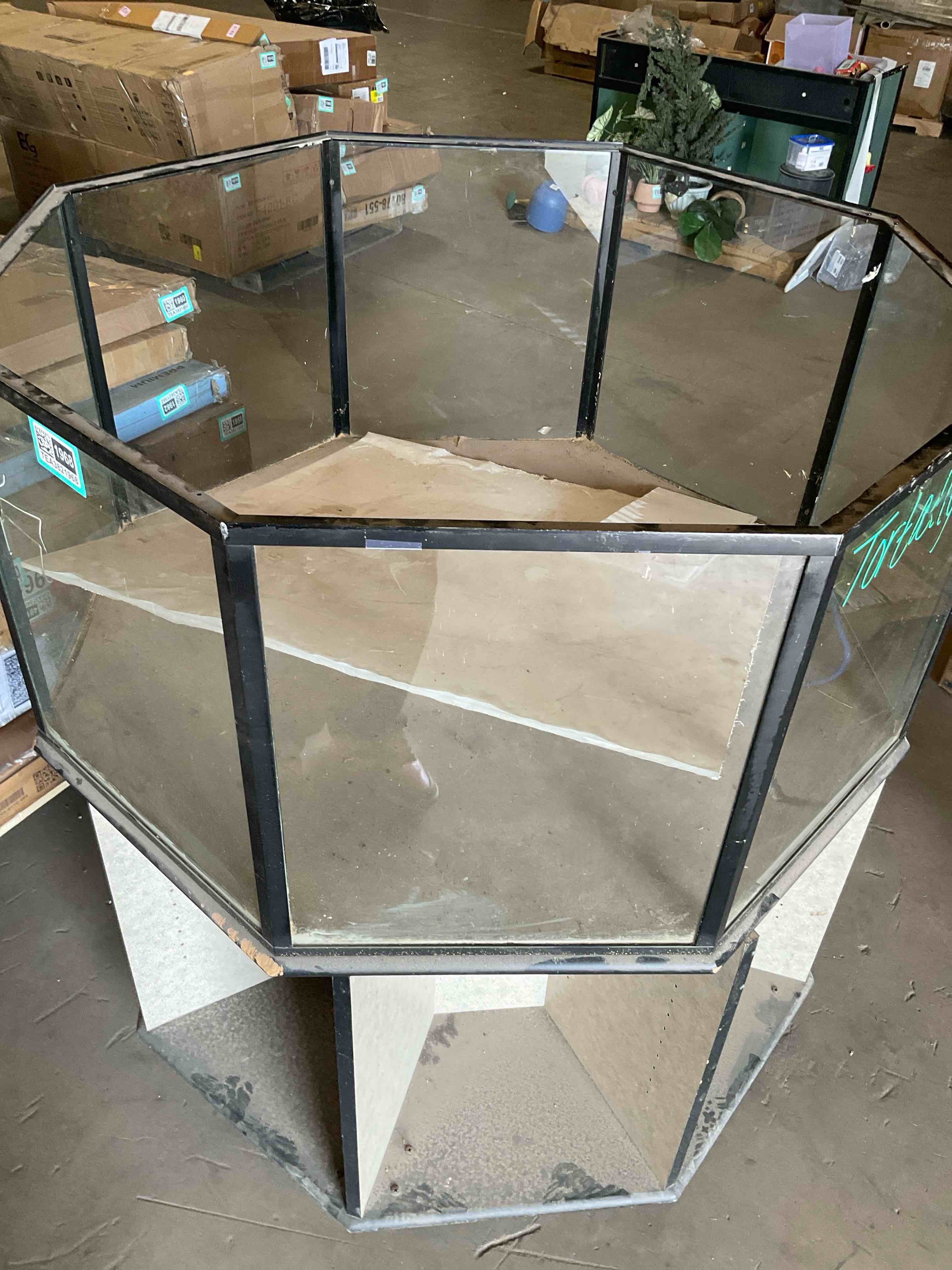 animal display habitat cage