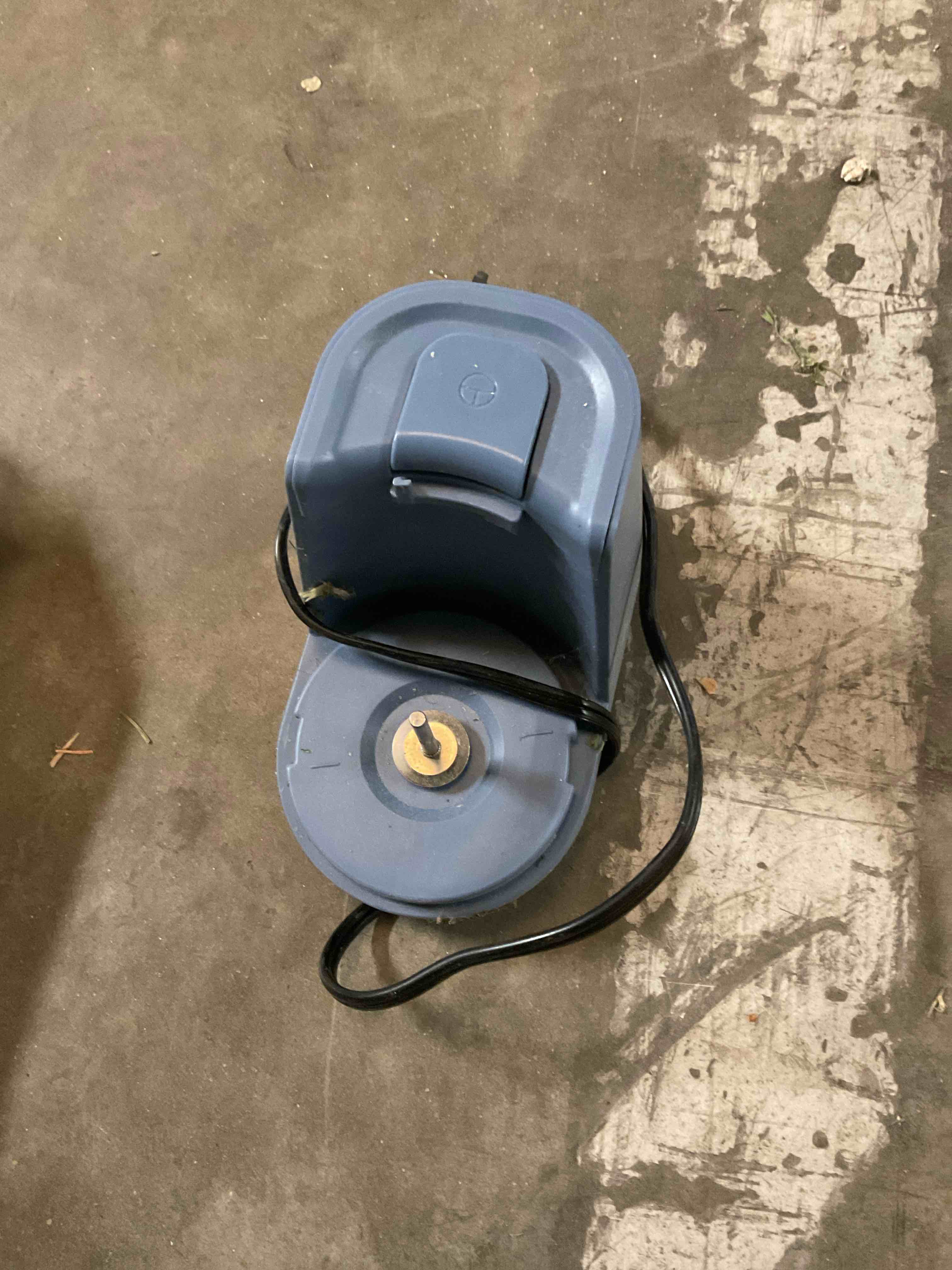 Condition photo showing Good Condition for food processor base