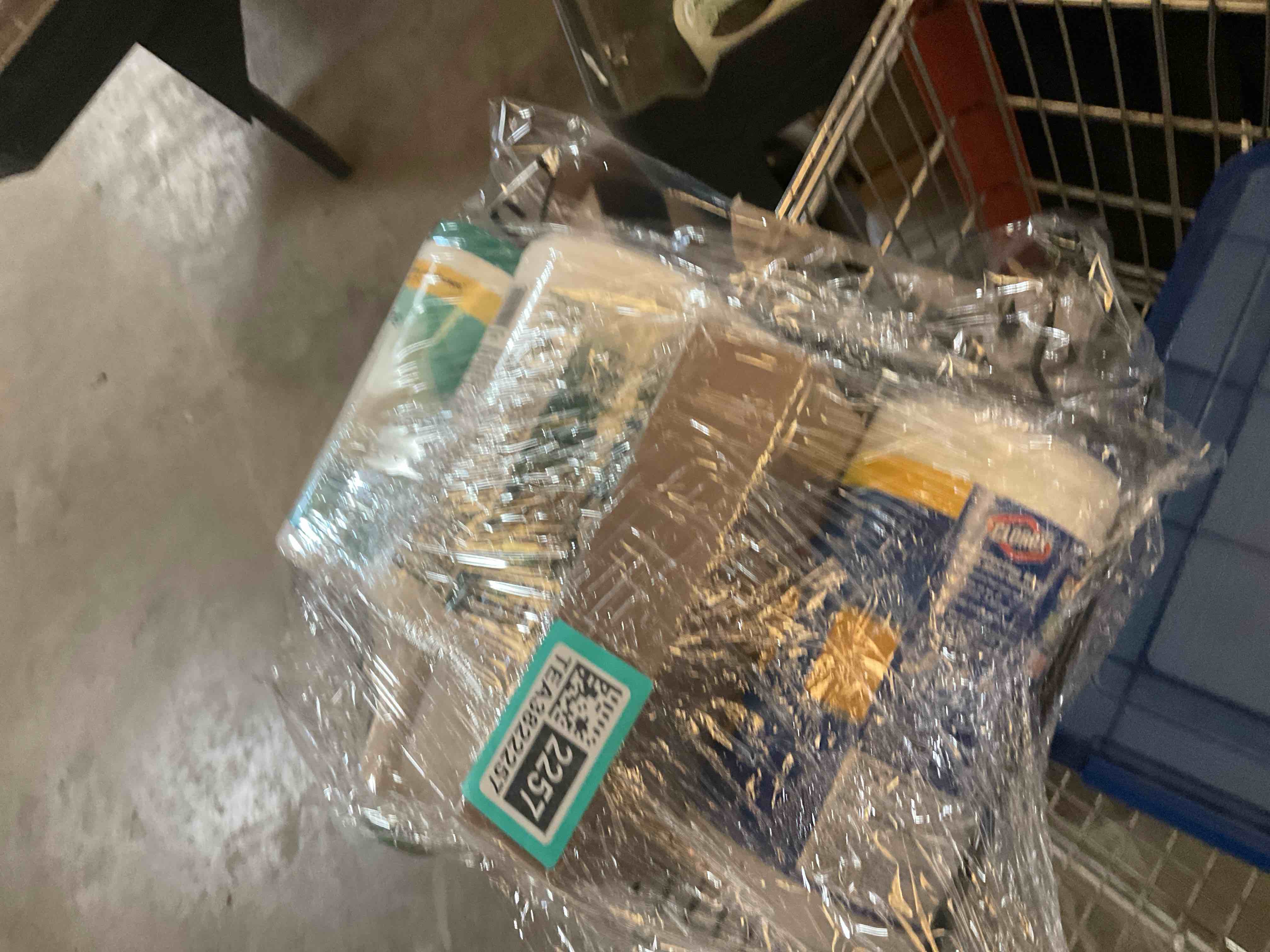 Condition photo showing Good Condition for cleaning supplies 