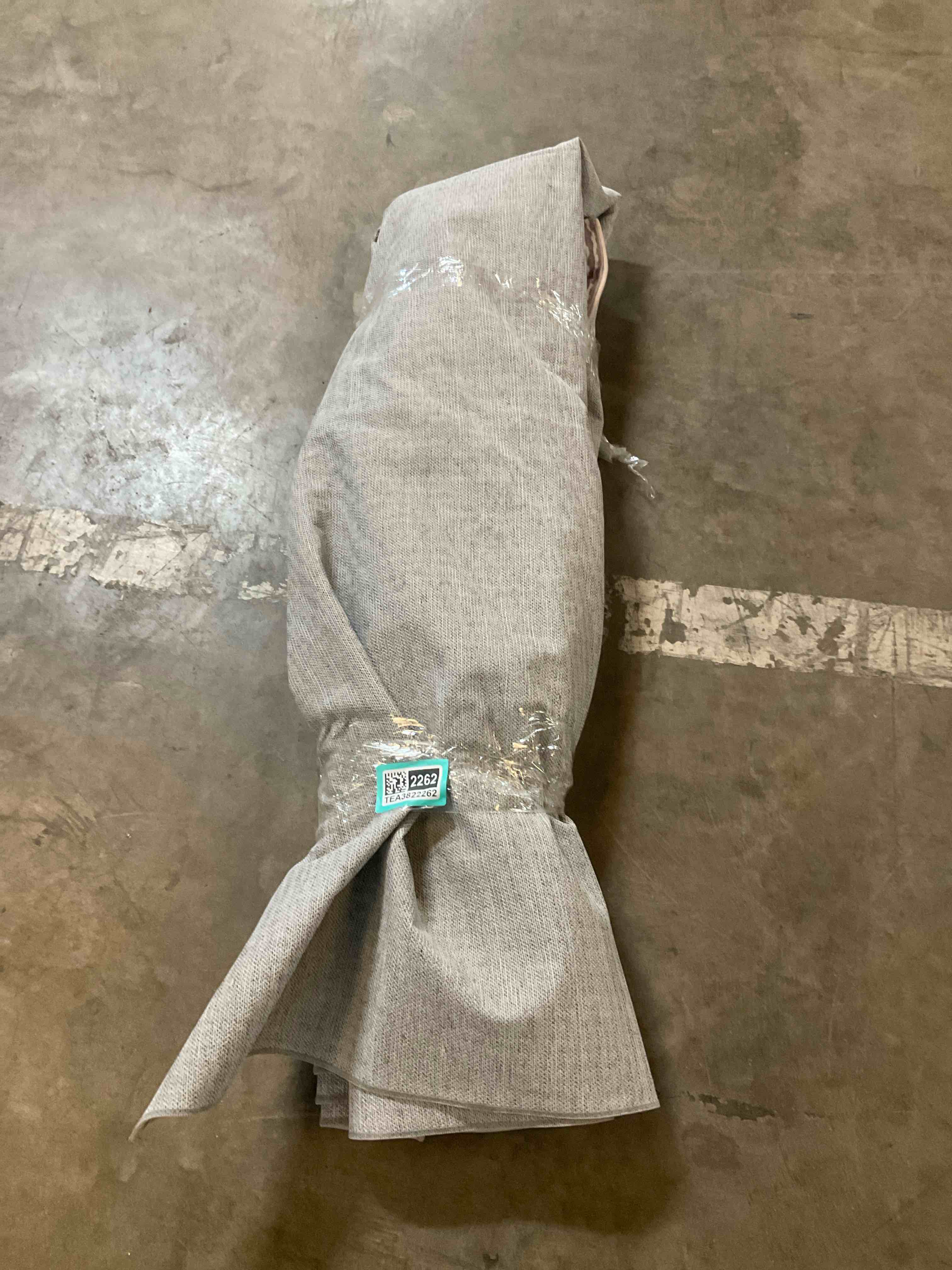 Condition photo showing Good Condition for area rug