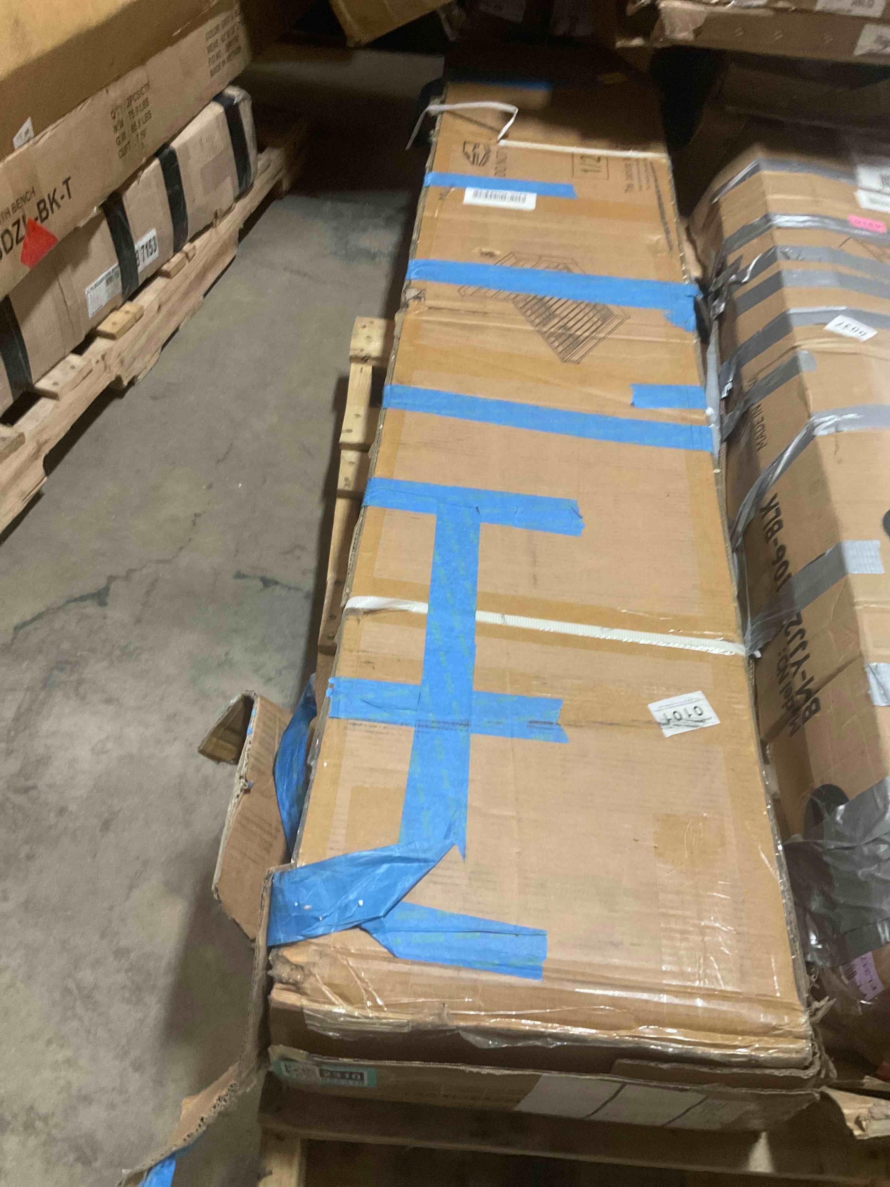Condition photo showing Good Condition for incomplete platform bed