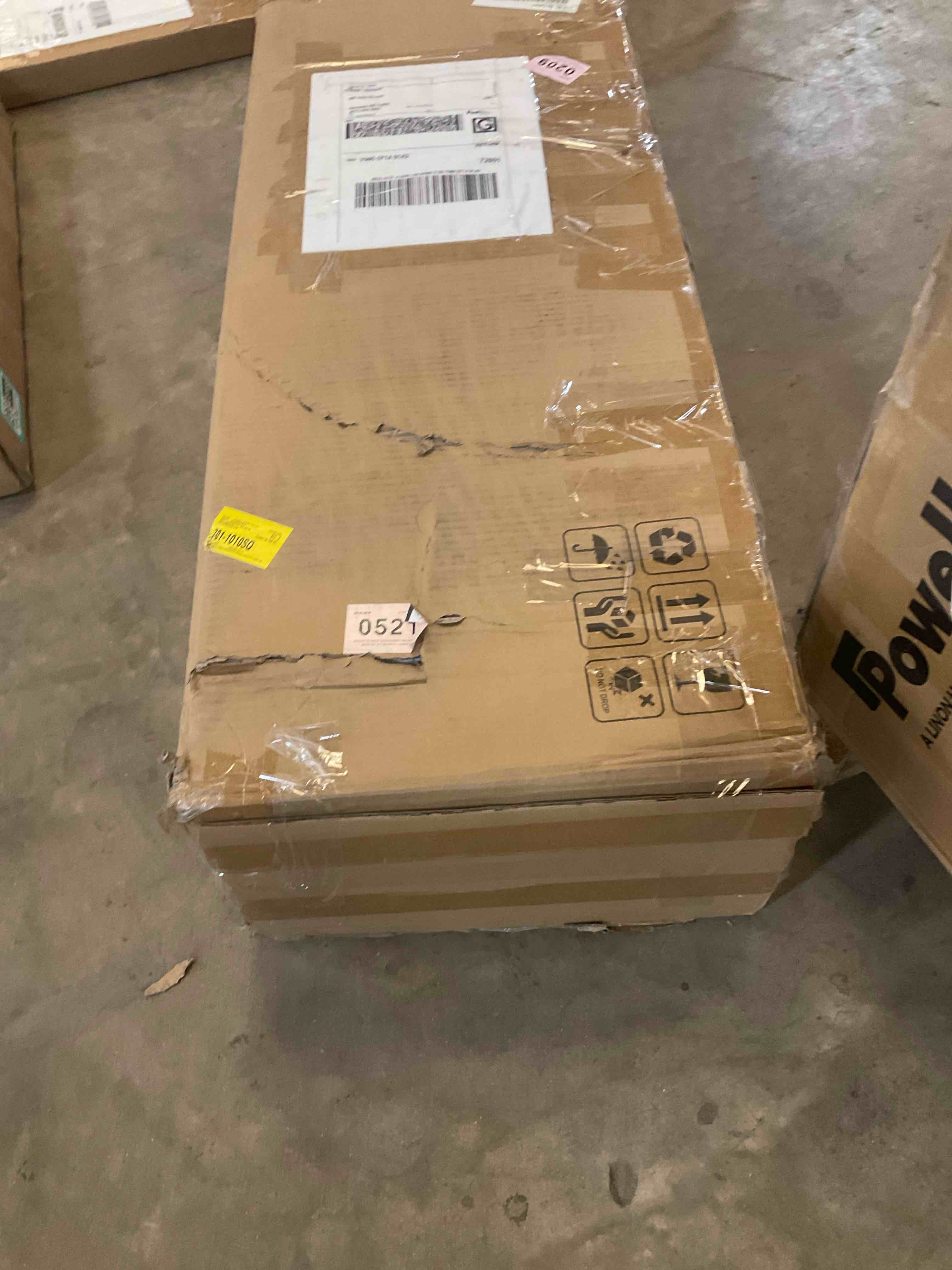 Condition photo showing Good Condition for oberon 37” x 31” sideboard