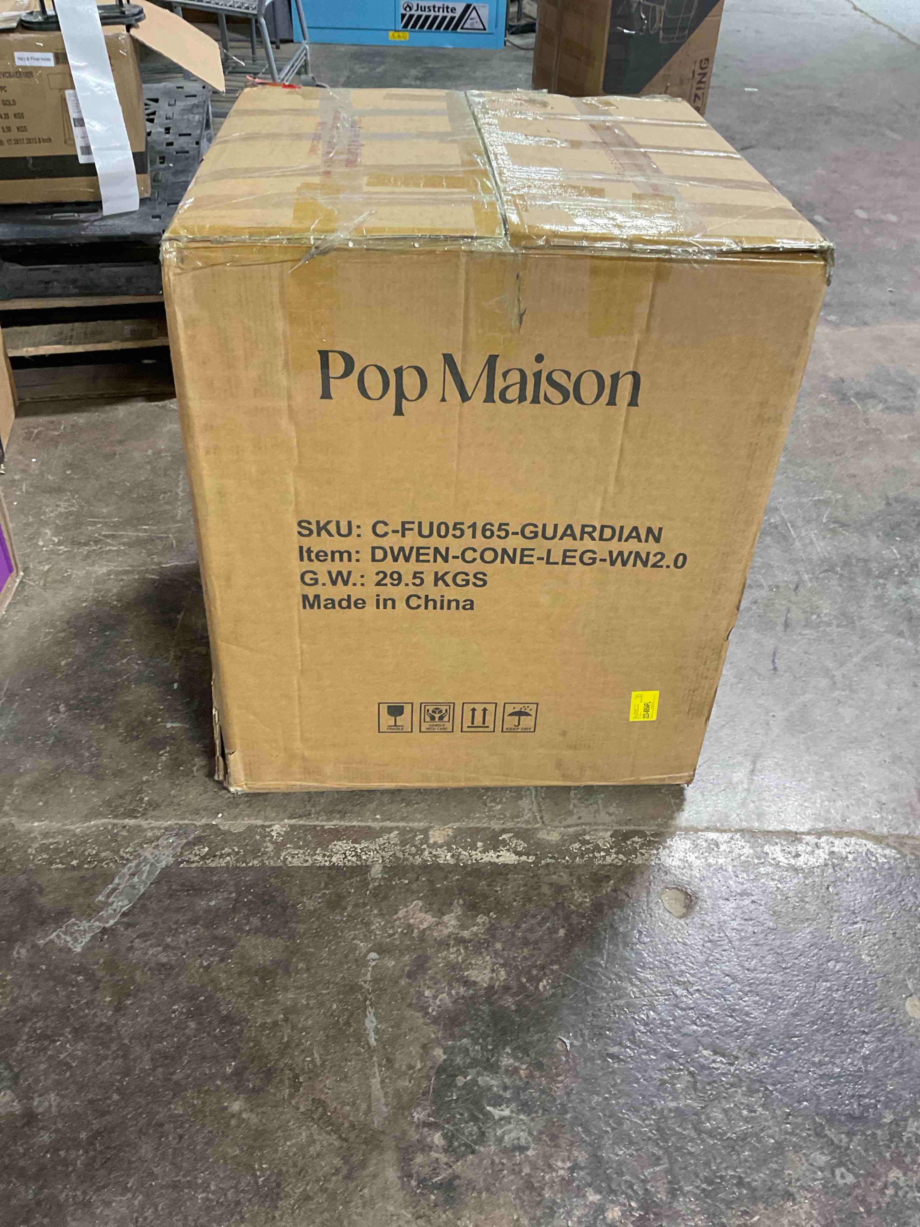 Condition photo showing Good Condition for dwen 46” modern round pedestal dining table