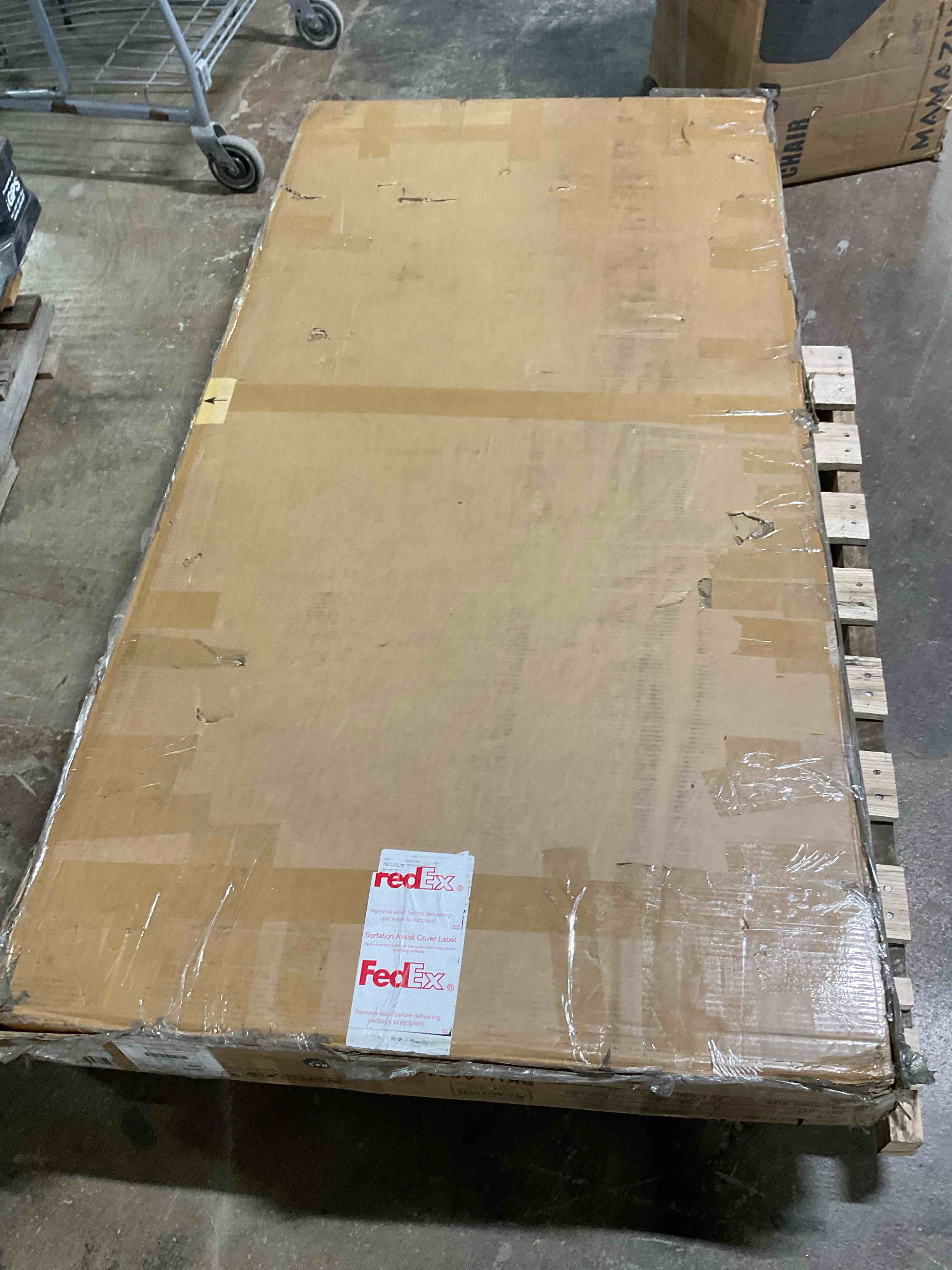 Condition photo showing Good Condition for hdpe dining table