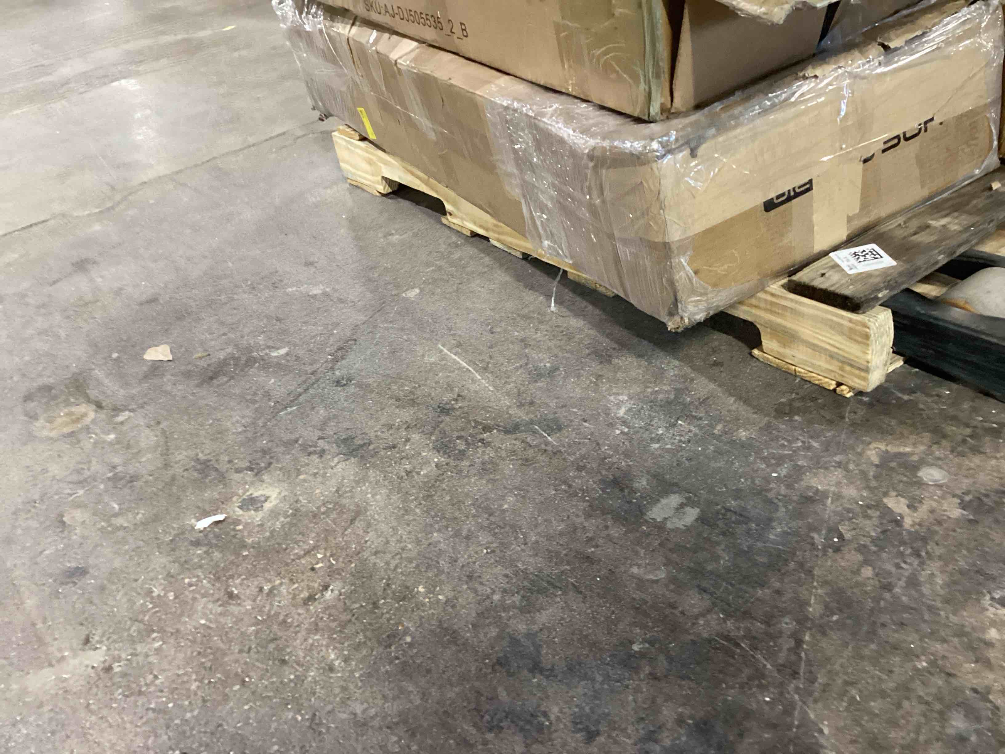 Condition photo showing Good Condition for black tv stand with farmhouse doors