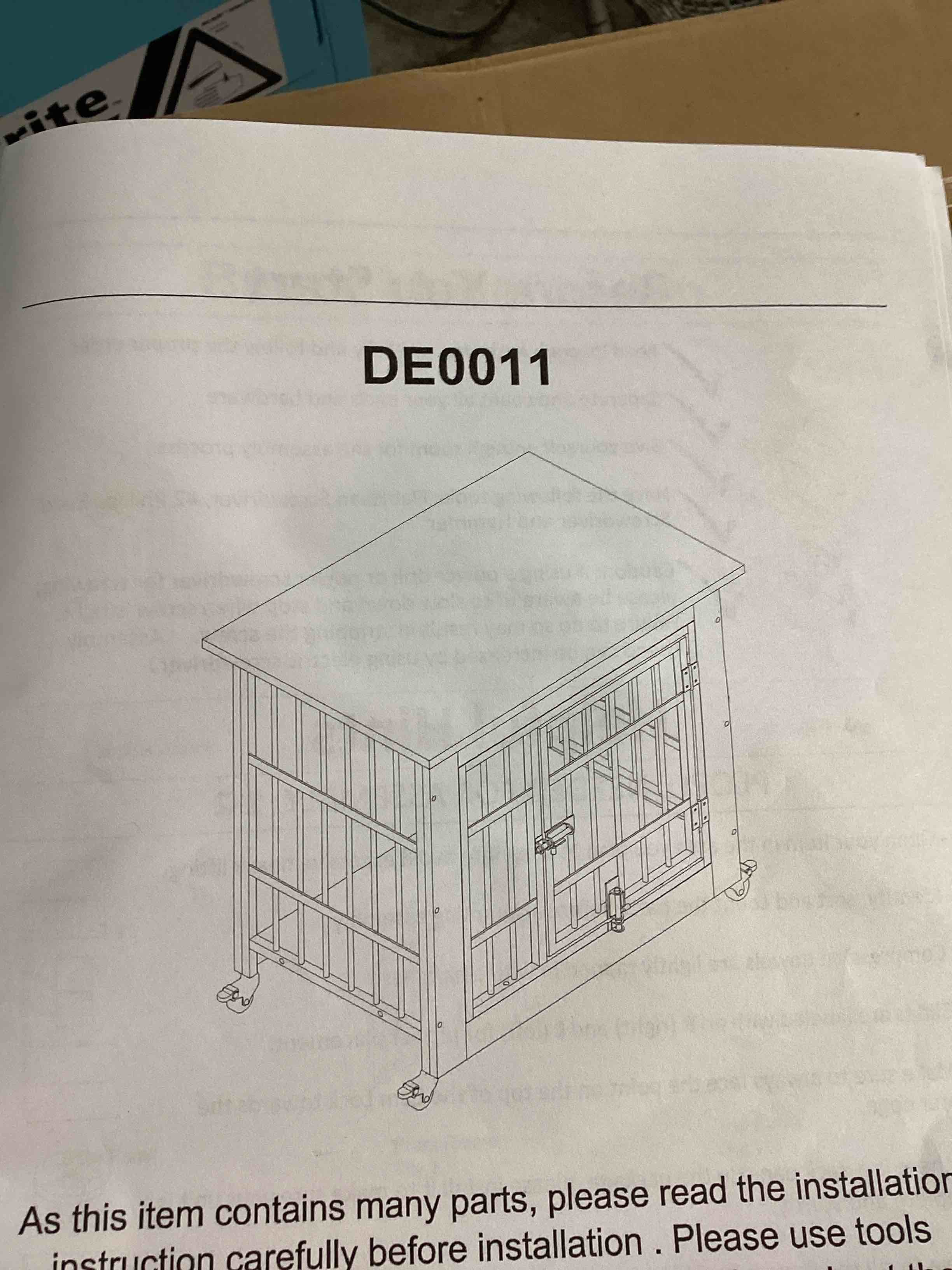 Condition photo showing Good Condition for rolling dog crate with cushion