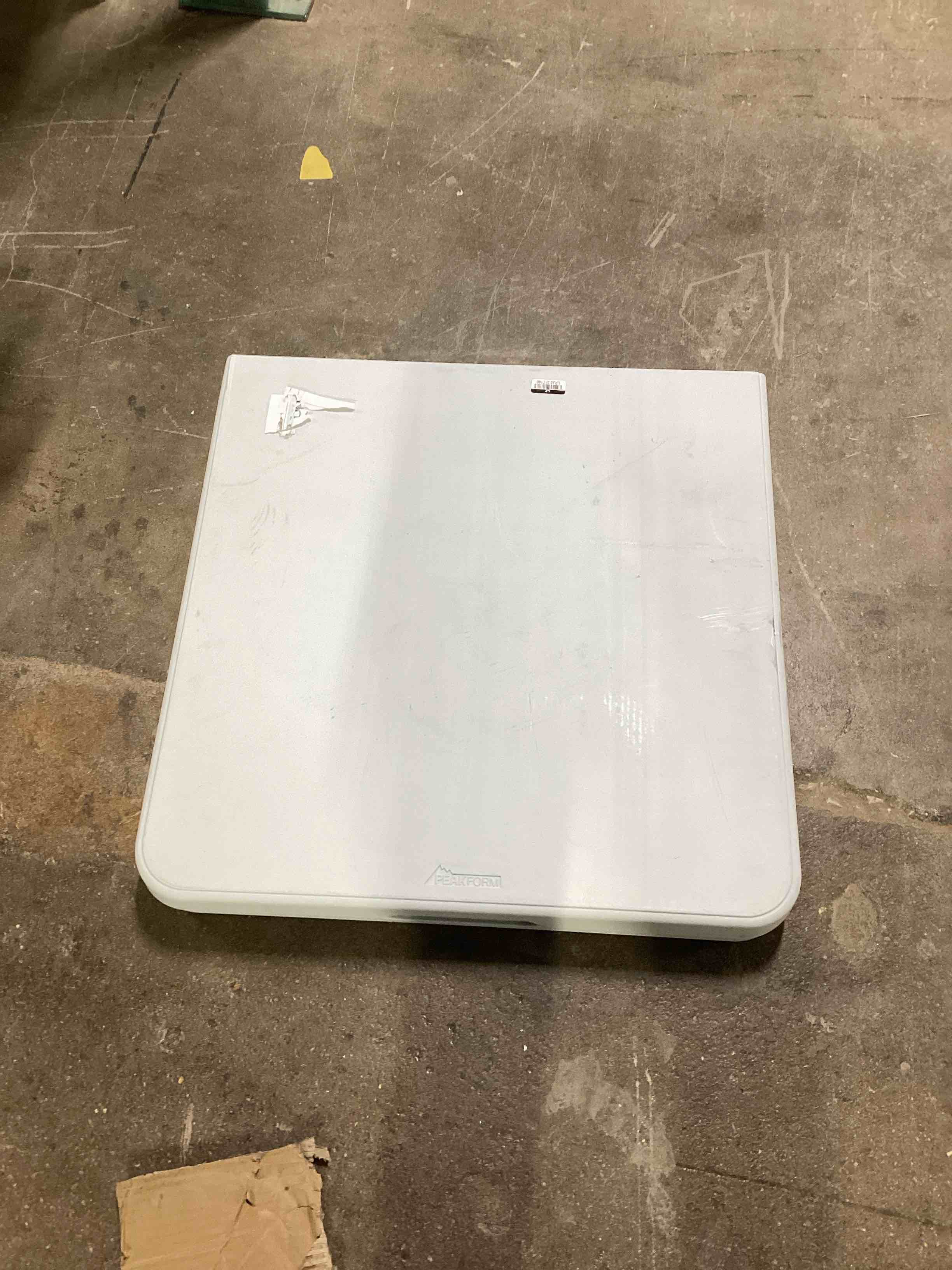 Condition photo showing Good Condition for folding table