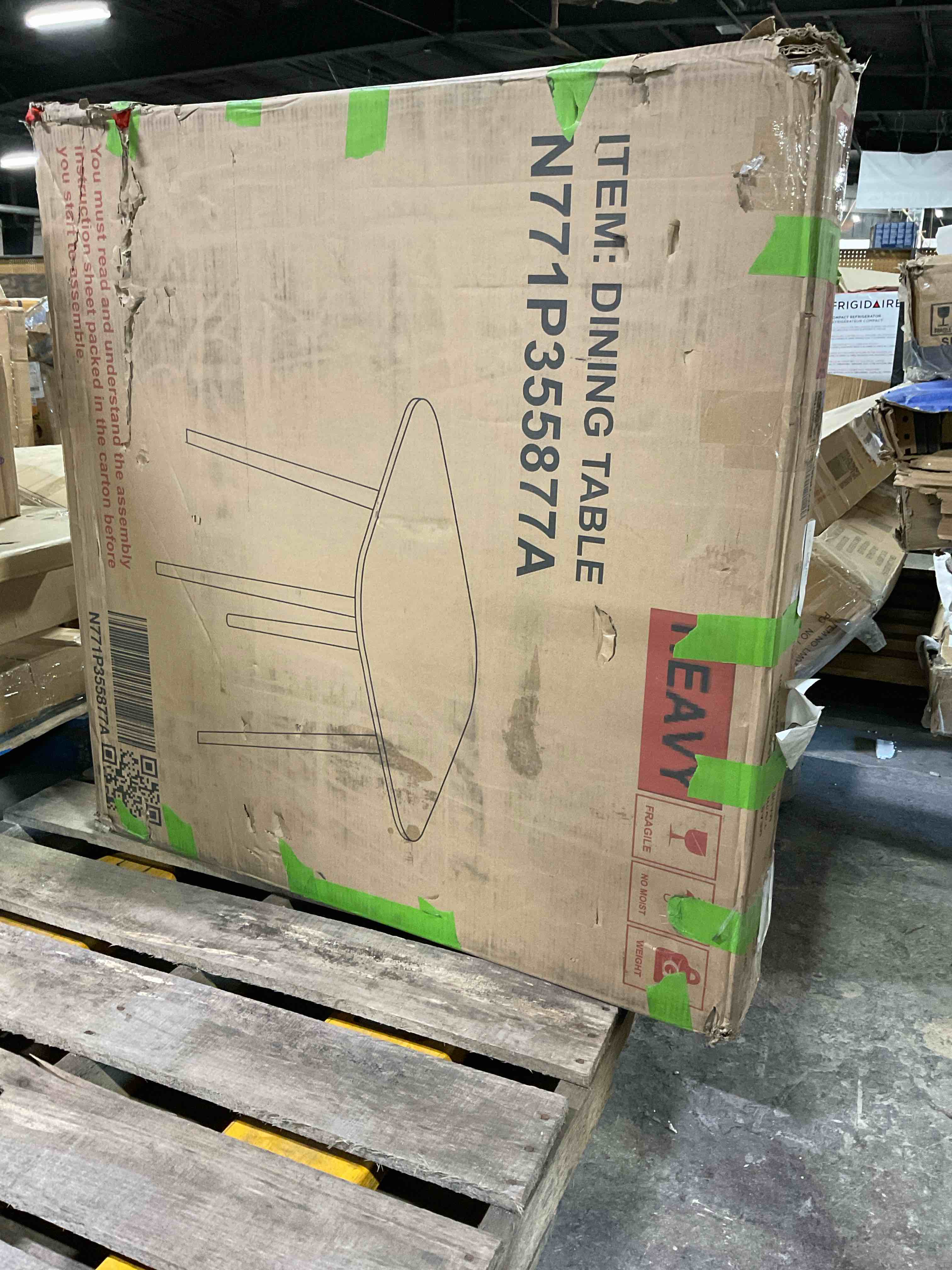 Condition photo showing Good Condition for Dining Table