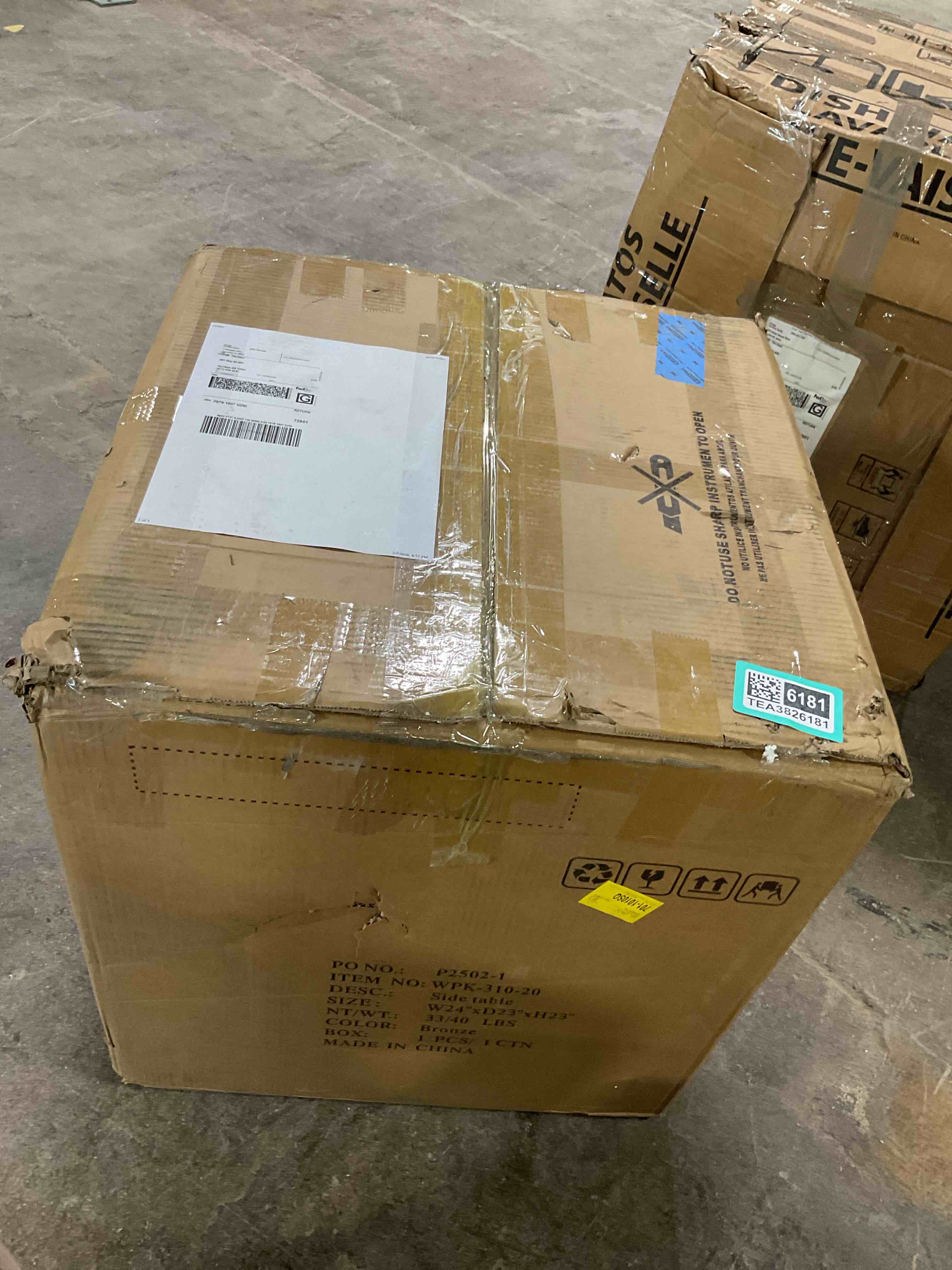 Condition photo showing Good Condition for Elivra Iron Pedestal End Table